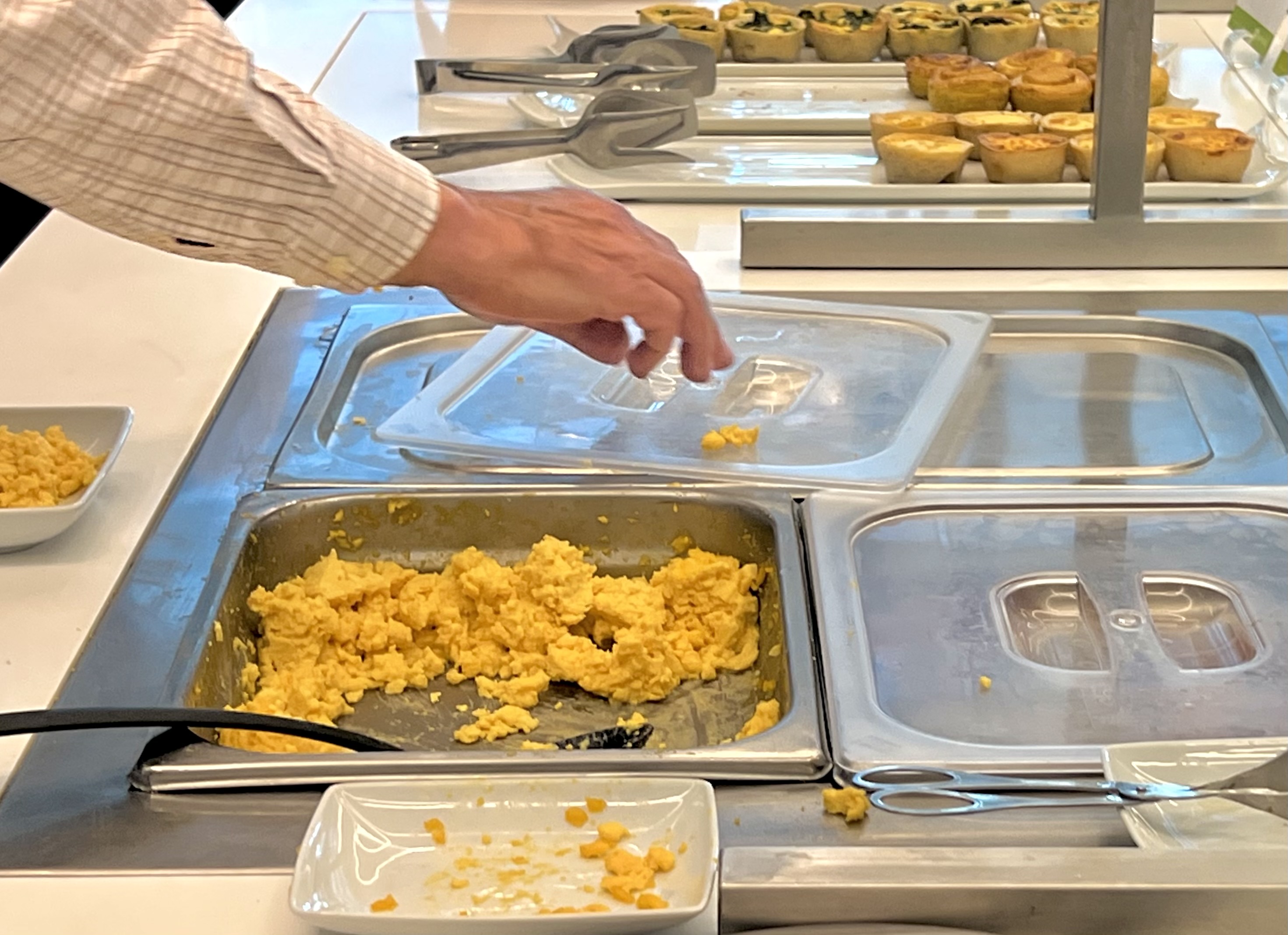 TAP Air Portugal Airbus A321LRneo business class LIS TAP lounge scrambled eggs