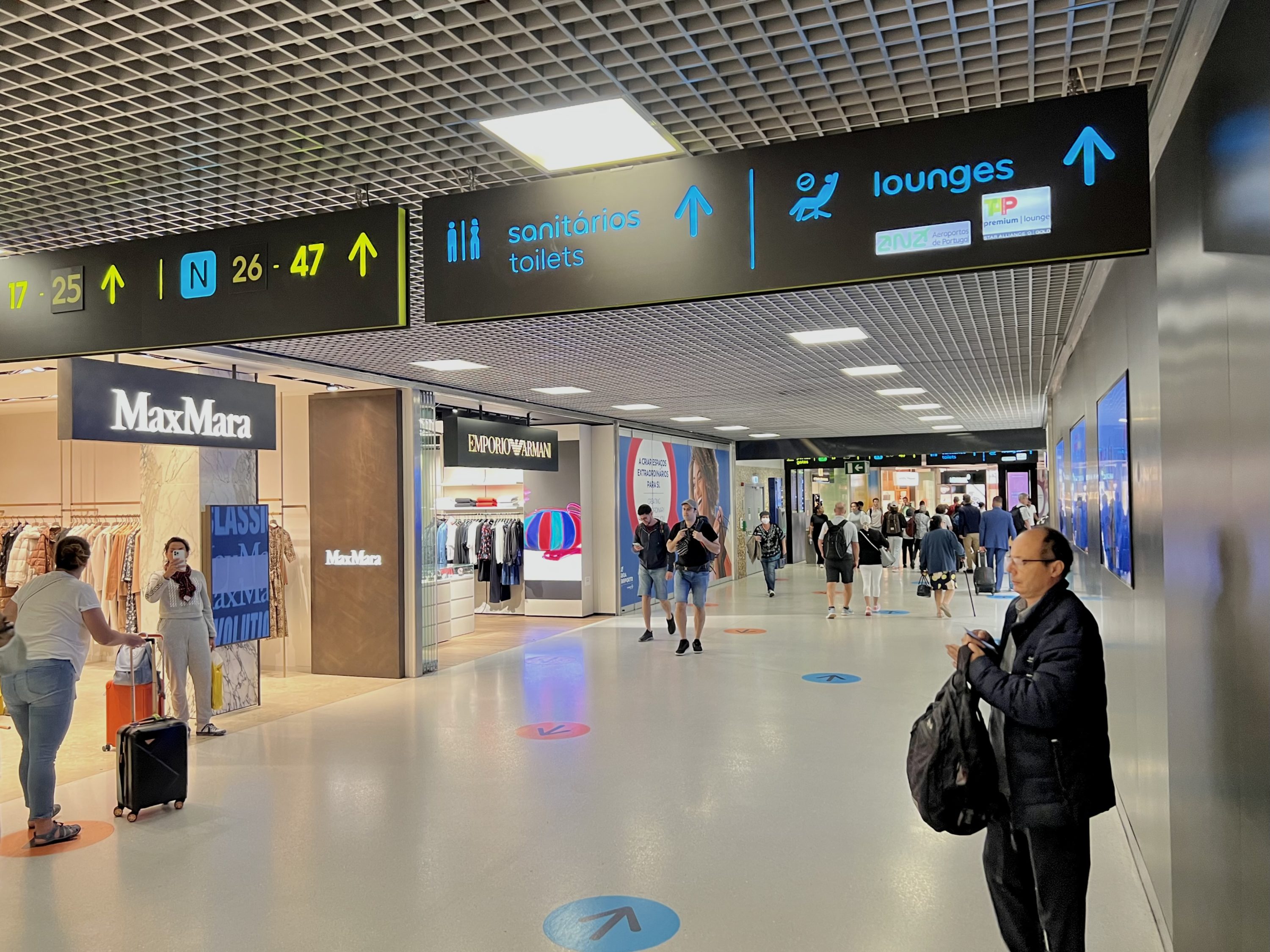 TAP Air Portugal Airbus A321LRneo business class LIS directions to lounges