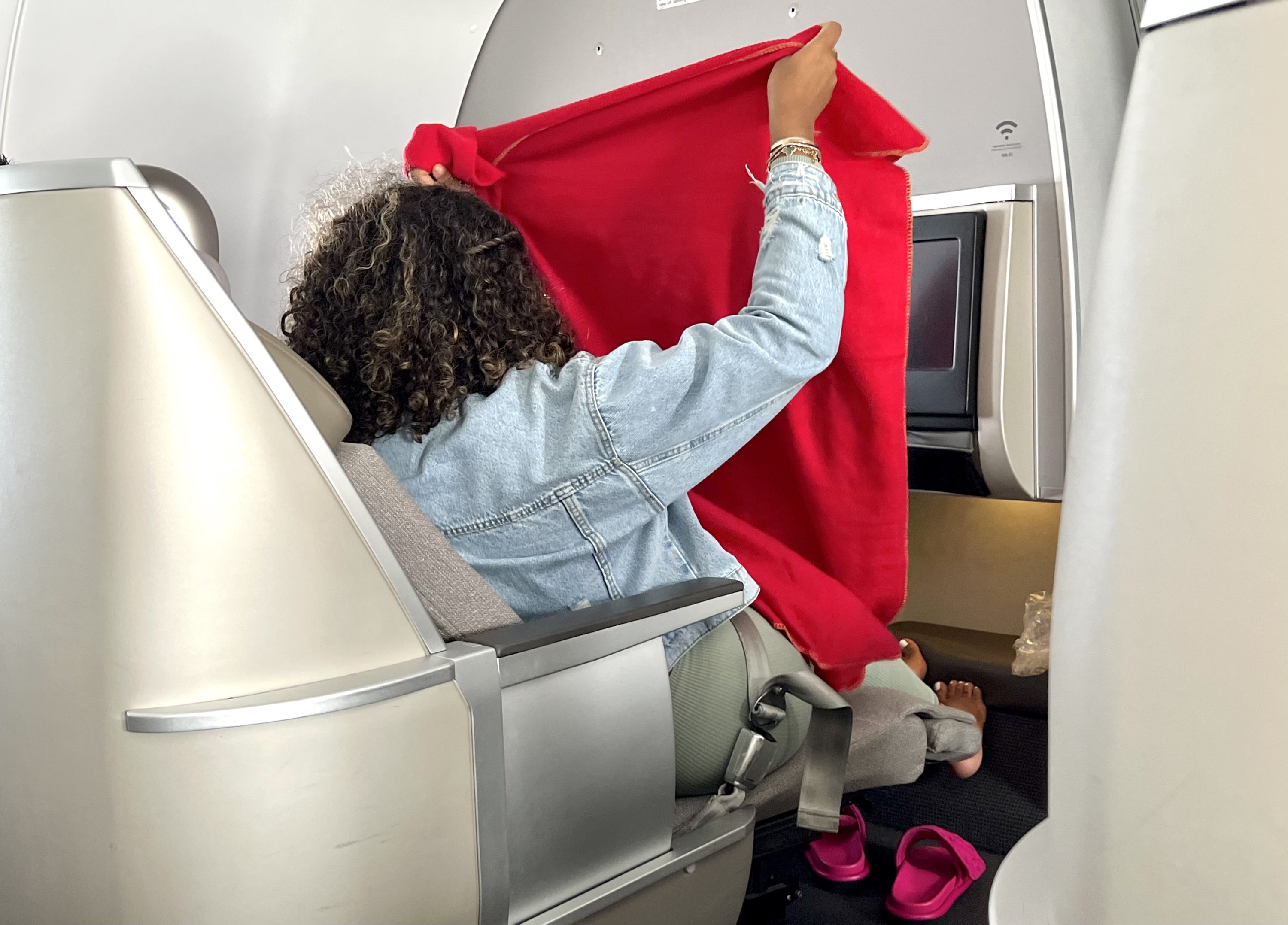 TAP Air Portugal Airbus A321LRneo business class blanket