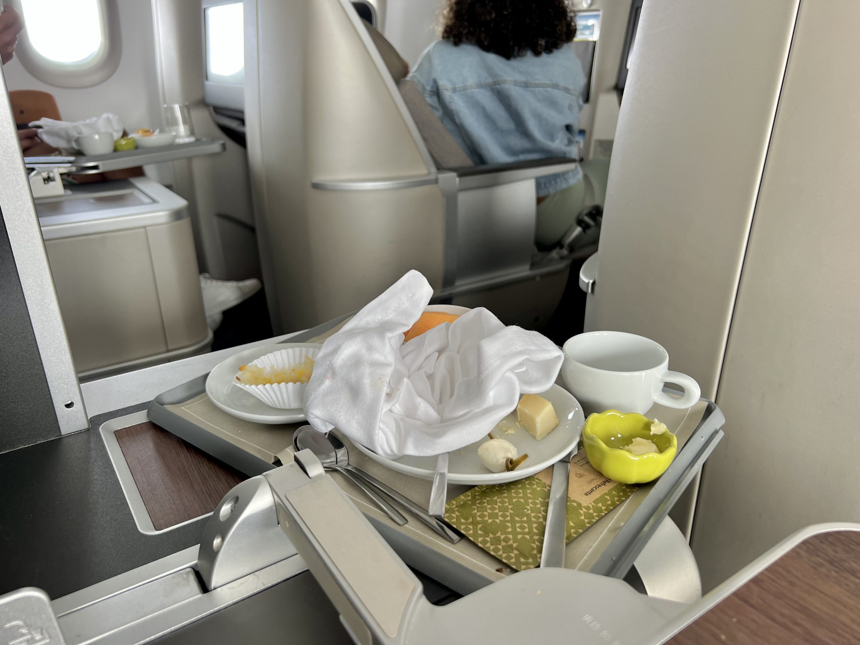 TAP Air Portugal Airbus A321LRneo business class sideboard storage