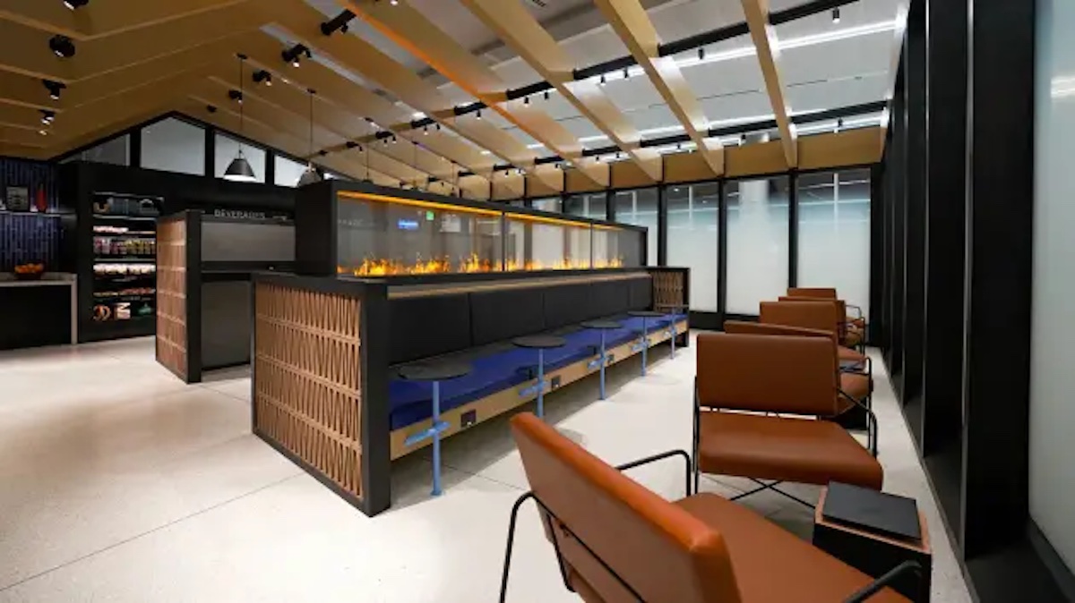 United Club Fly Lounge Seating