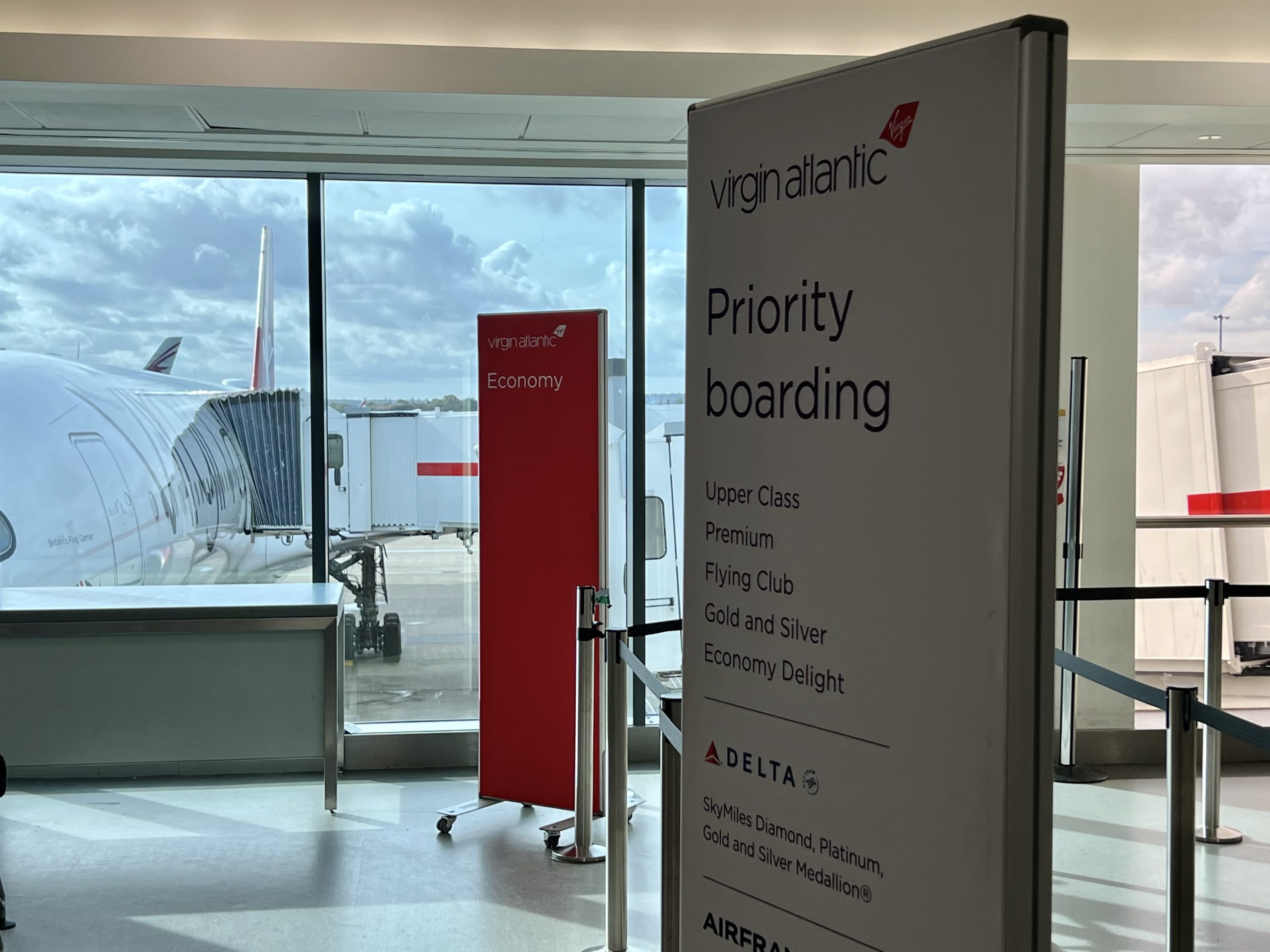 Virgin Atlantic A350 Upper Suite LHR gate boarding signs