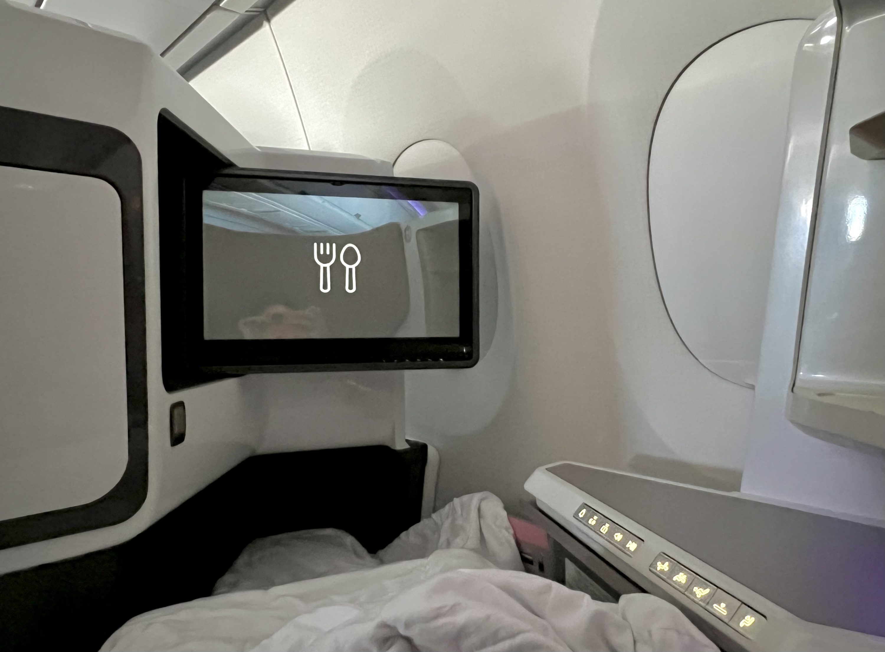Virgin Atlantic A350 Upper Suite wake me for food