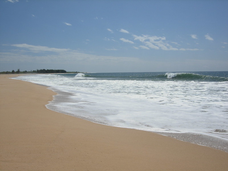 Barking Sands Beach