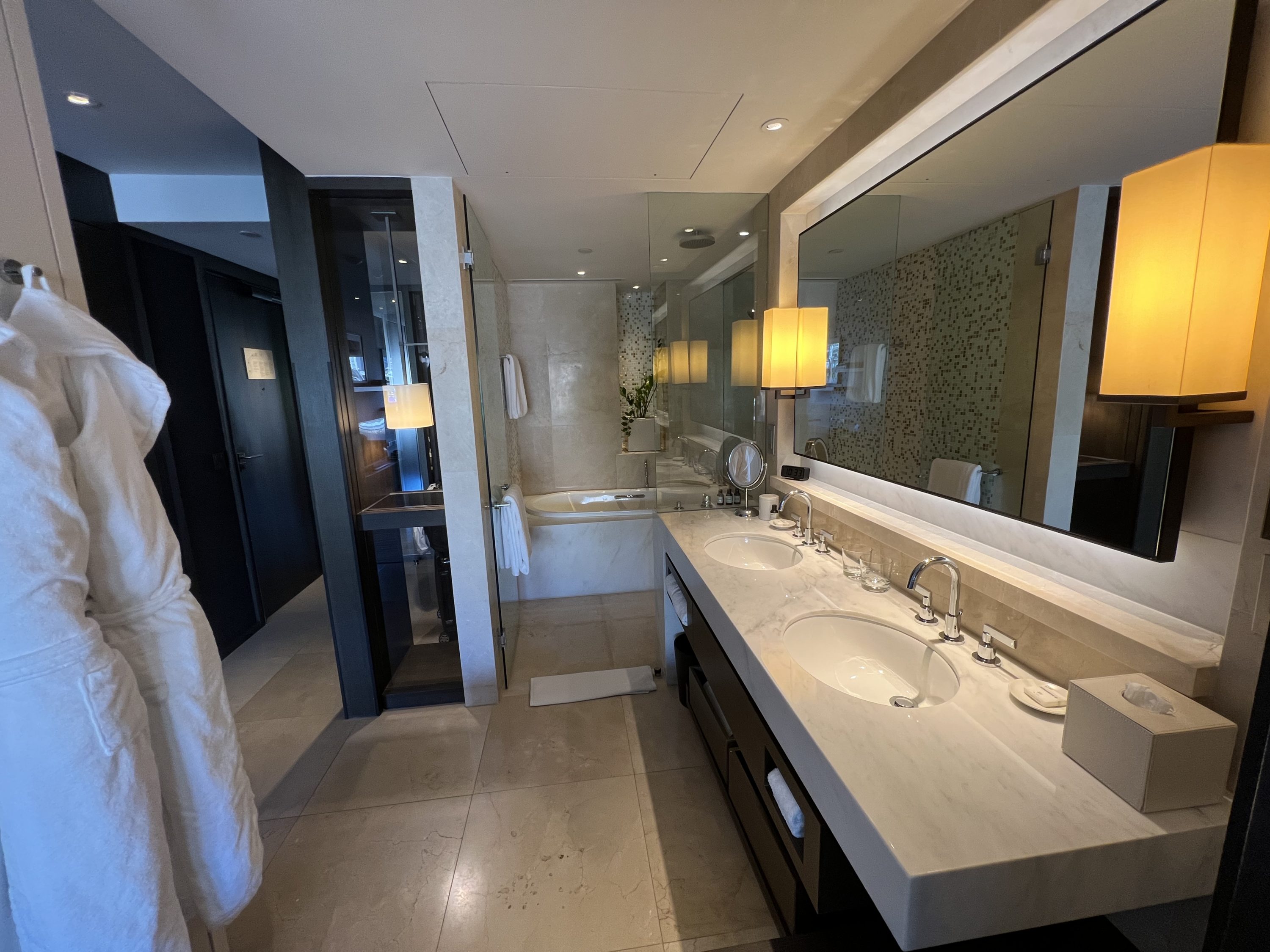 Park Hyatt Sydney Harbour View Bsthroom