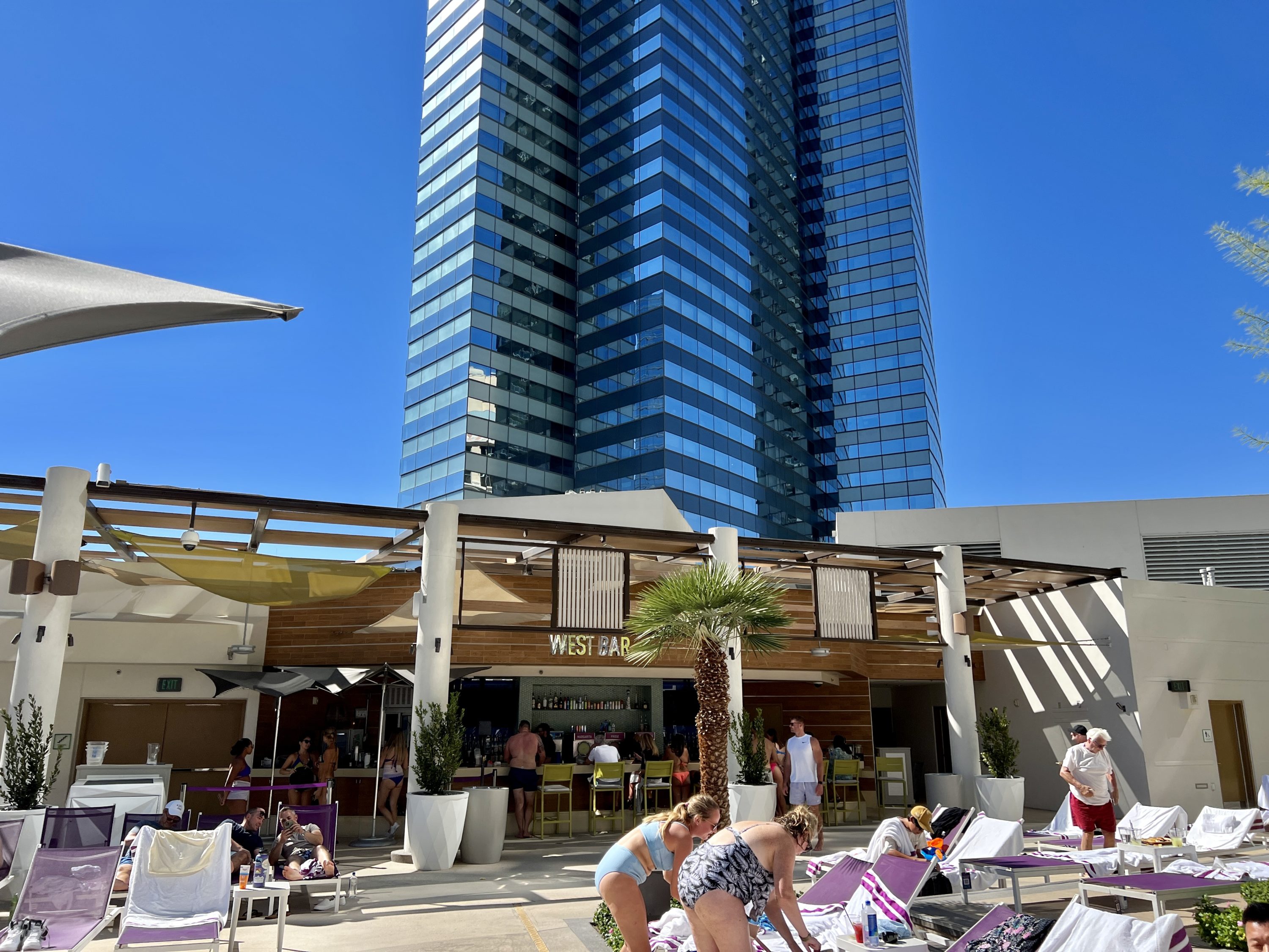 The Cosmopolitan Las Vegas Chelsea Pool West Bar
