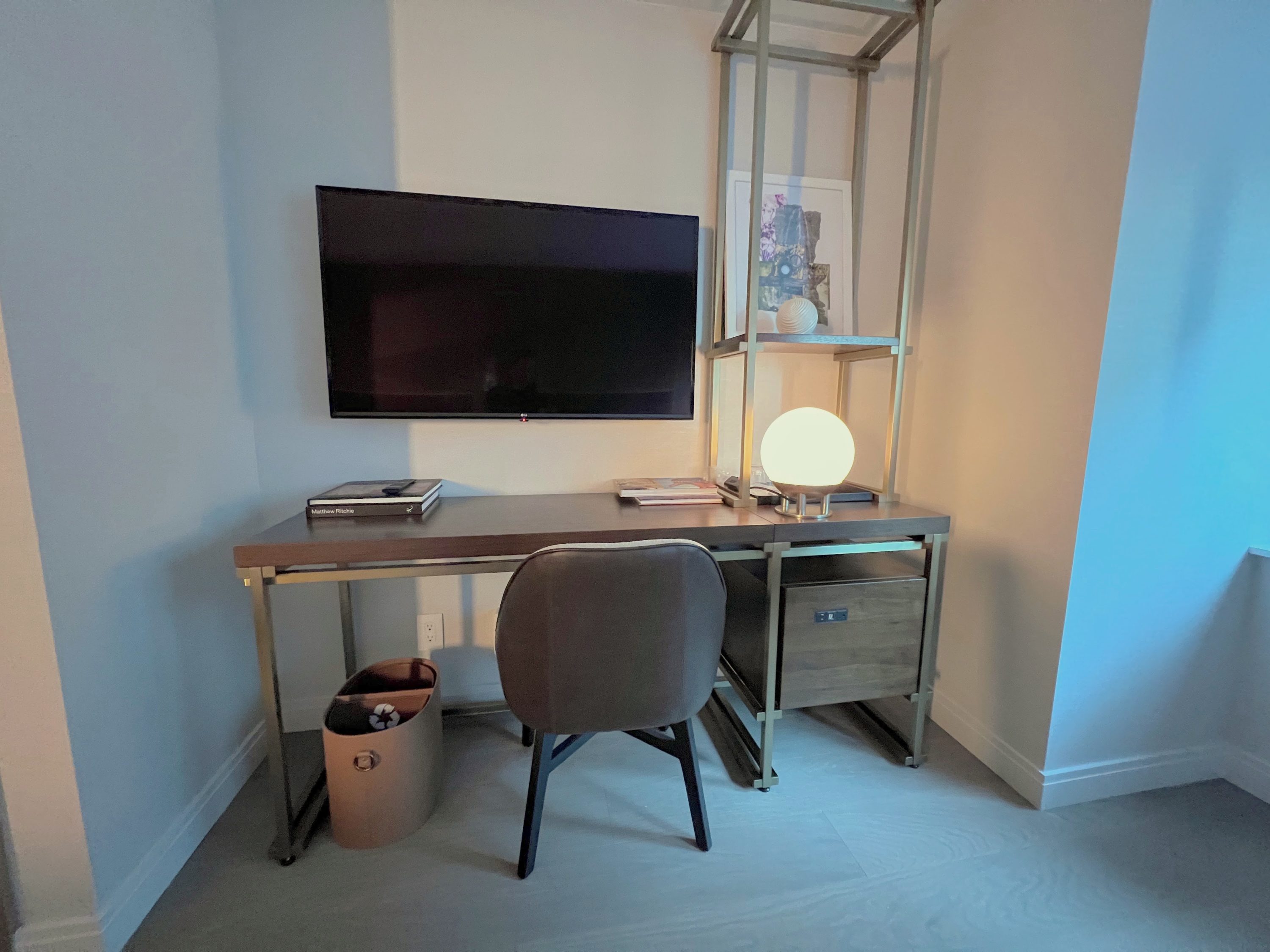 Thompson Central Park New York in room desk