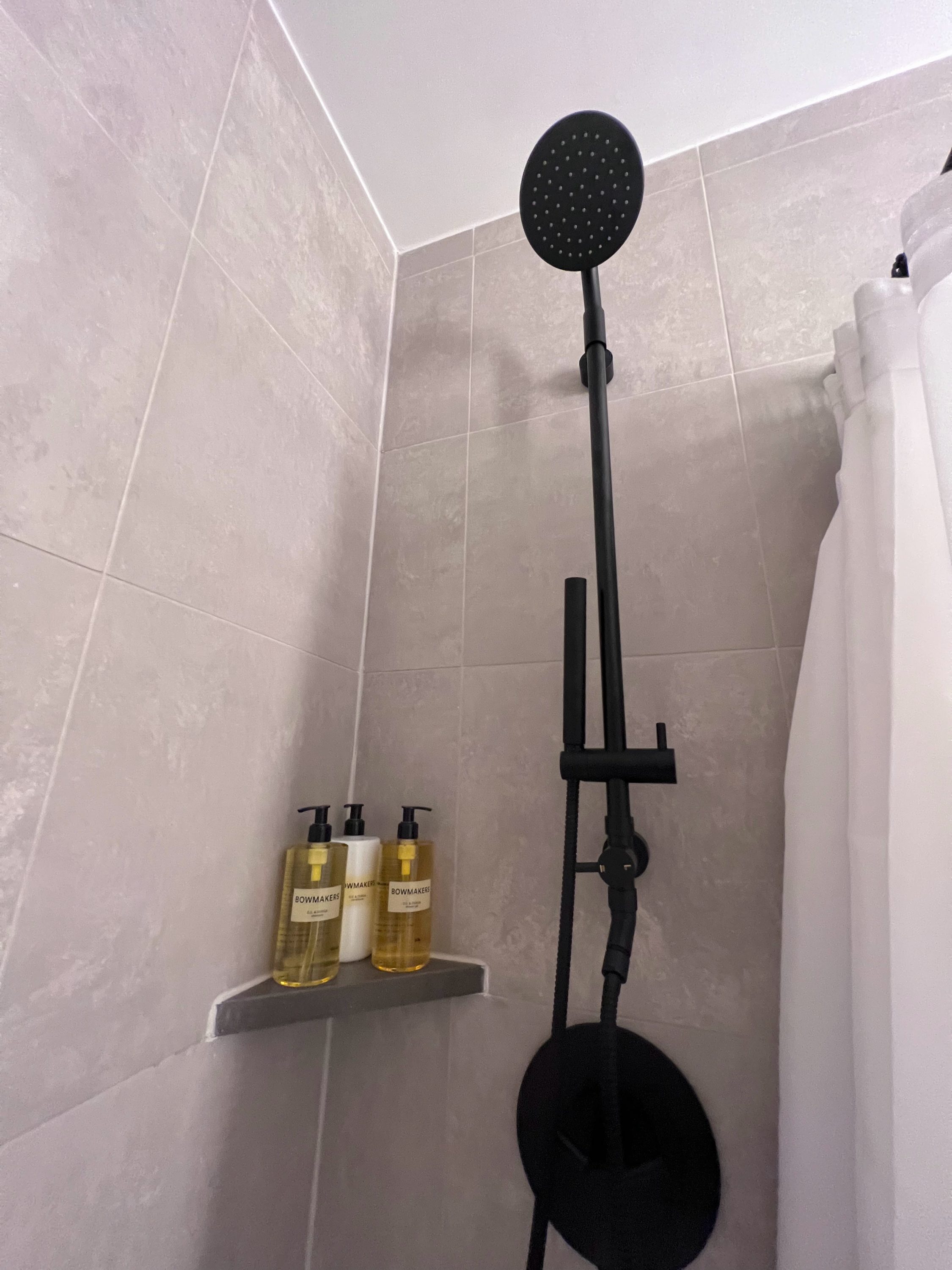 Thompson Central Park New York shower head