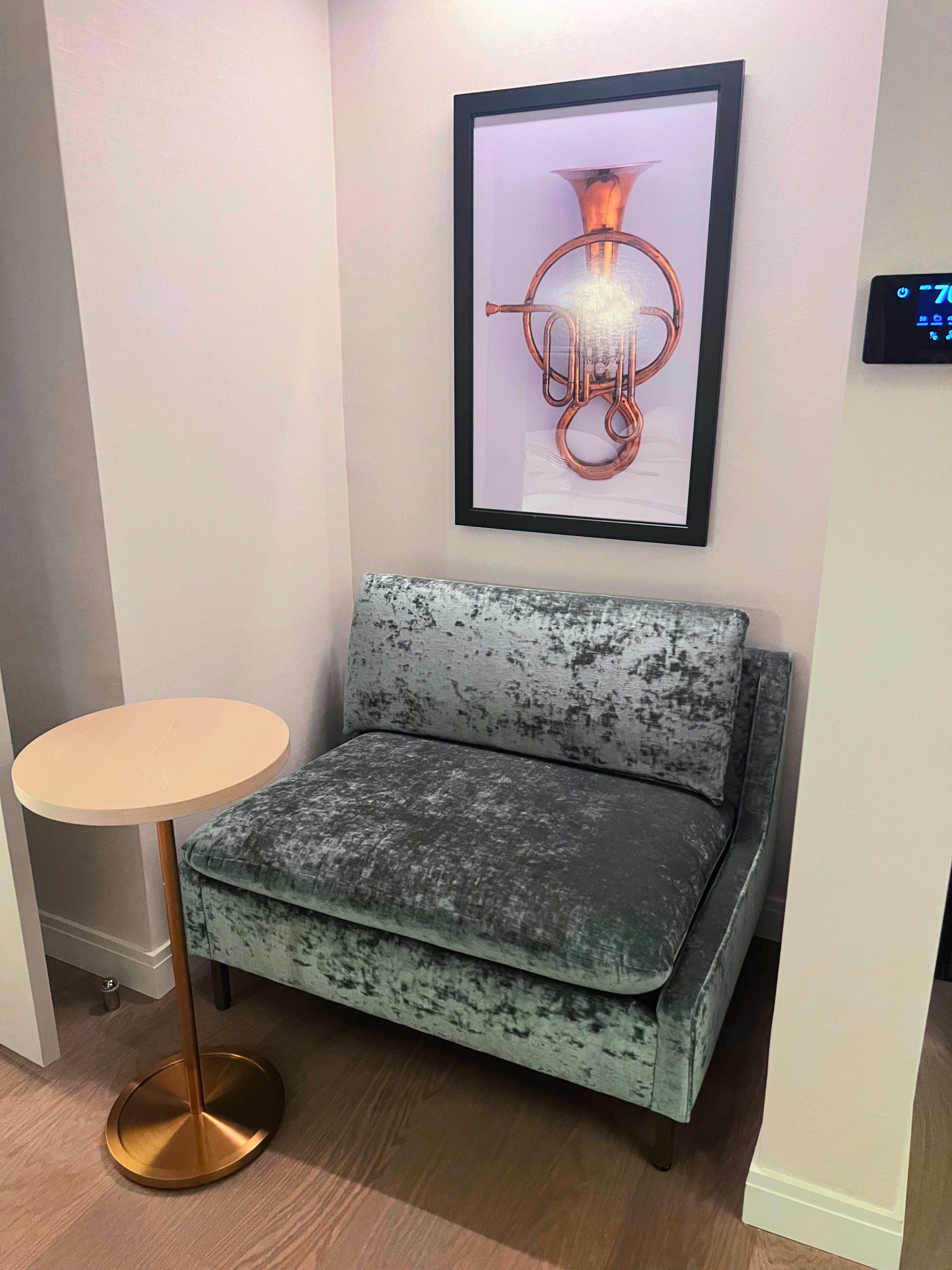 Thompton Central Park New York guest room sitting area