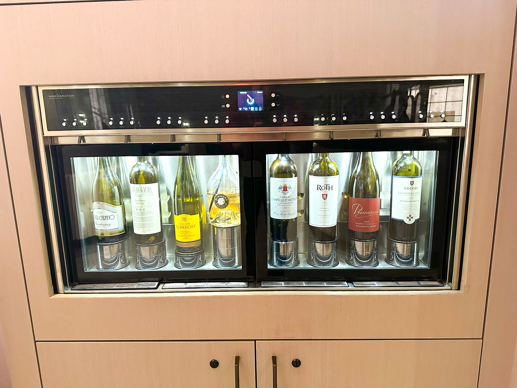 Chelsea Lounge JFK wine