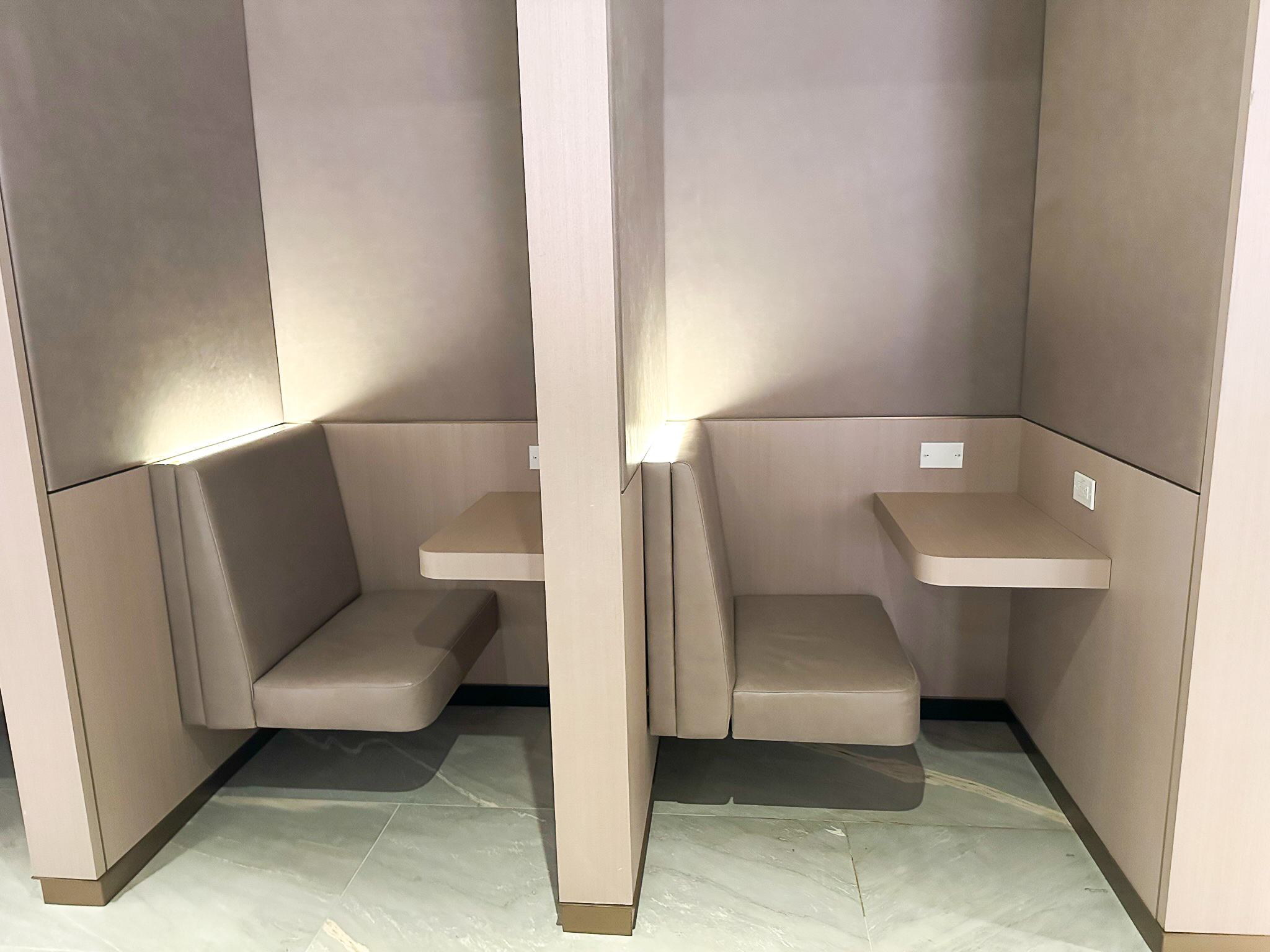 Chelsea Lounge JFK work cubicles