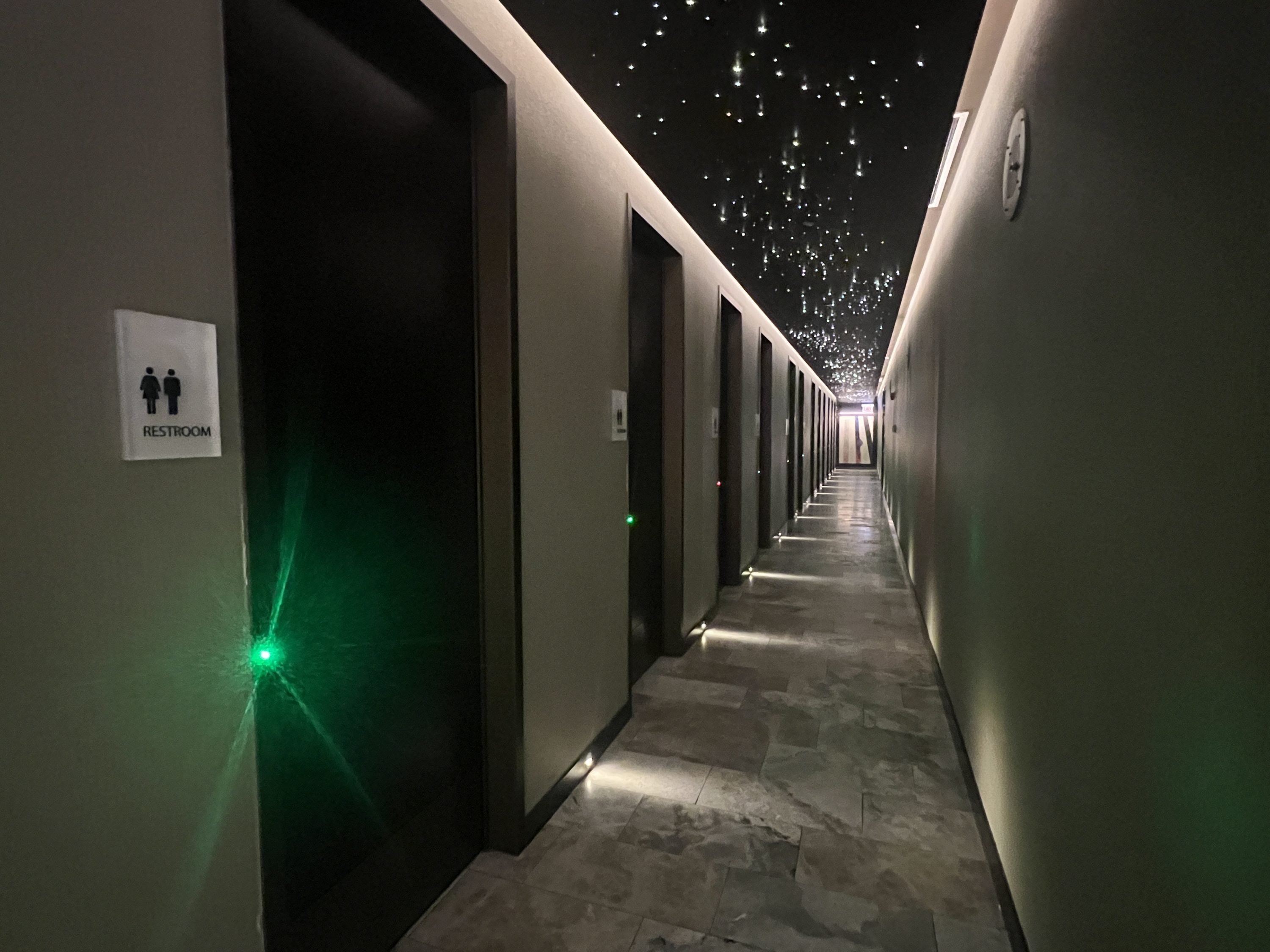 United Polaris ORD restrooms