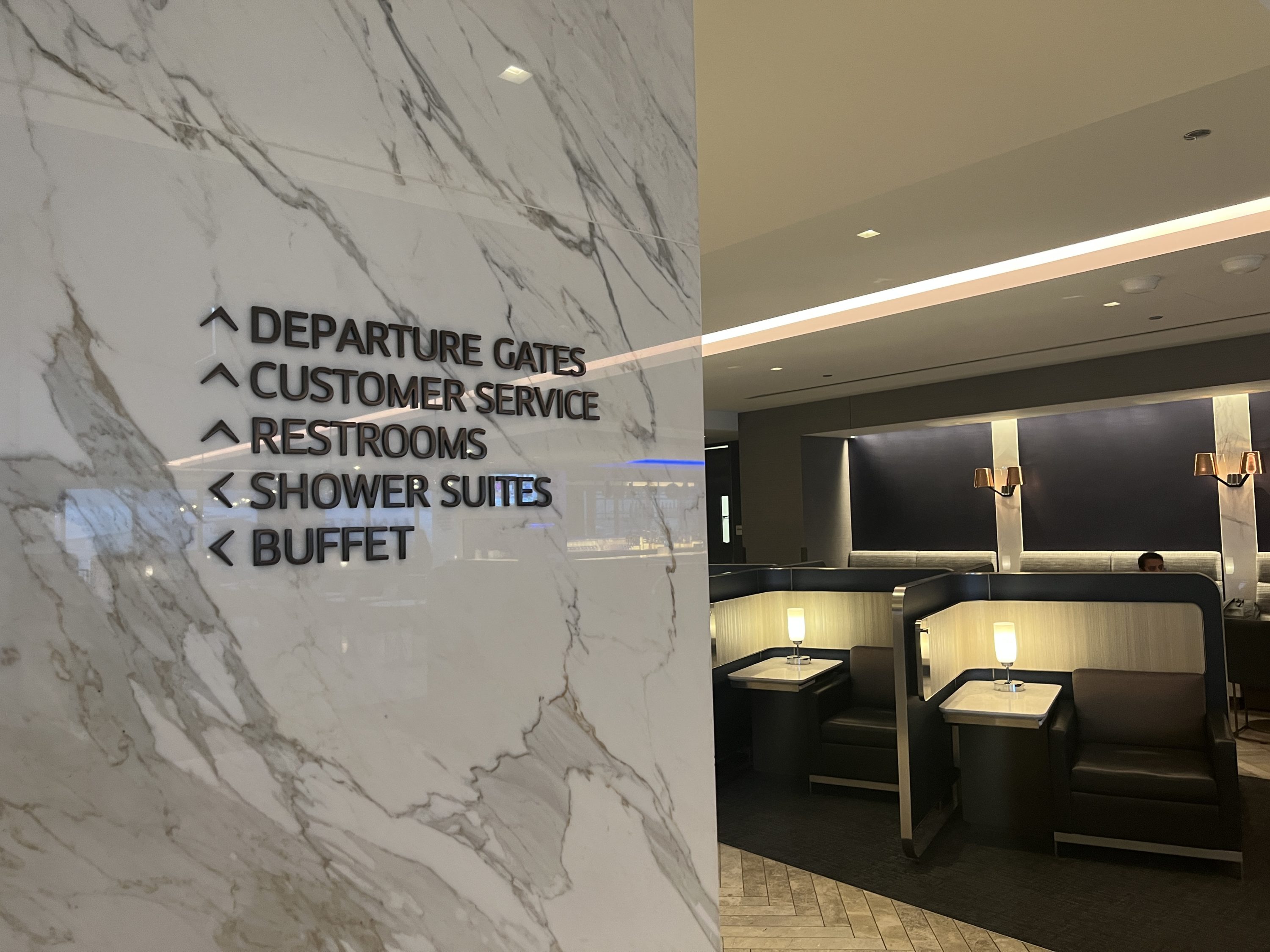 United Polaris Lounge ORD Sign