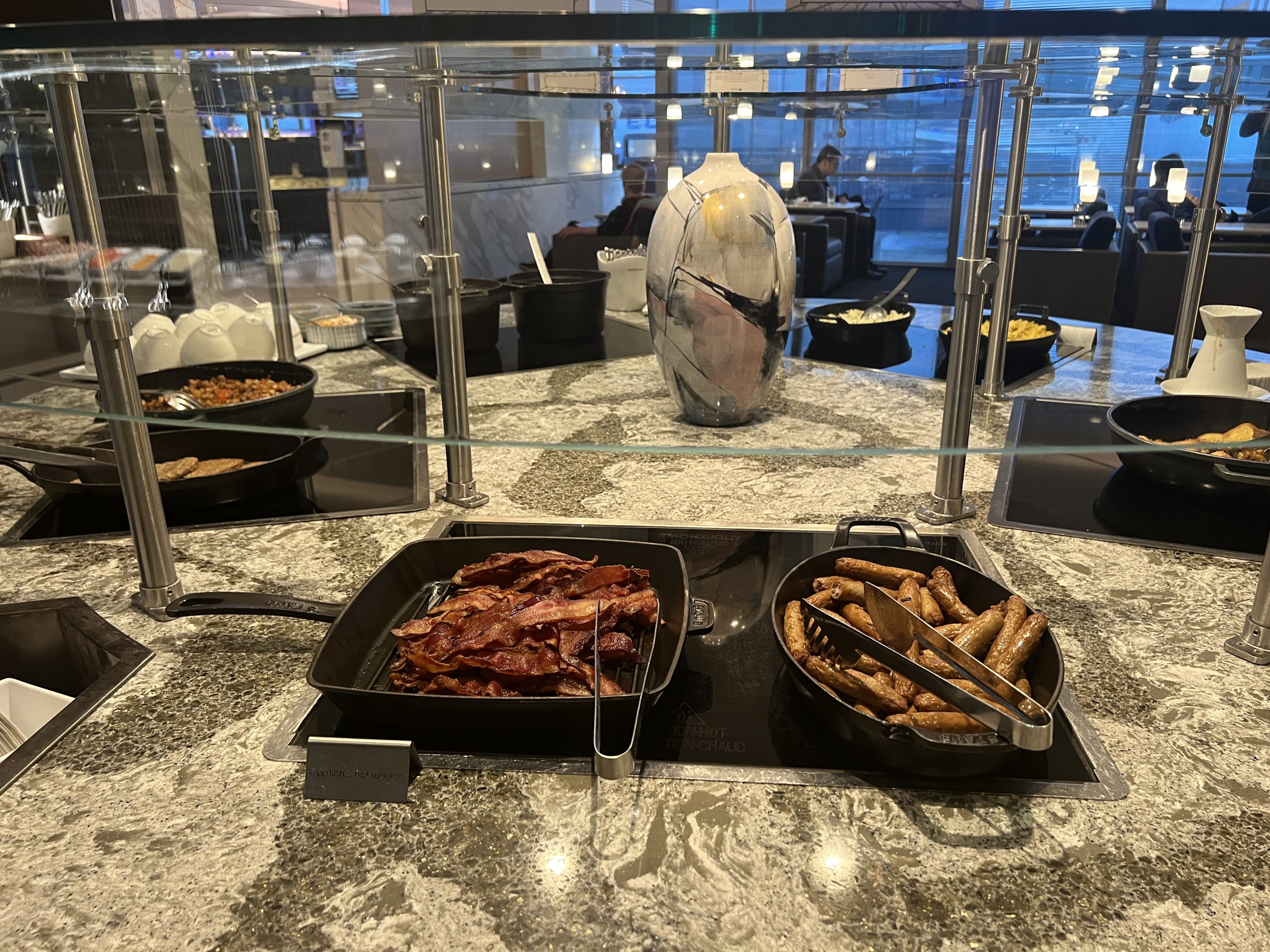 United Polaris Lounge ORD breakfast food