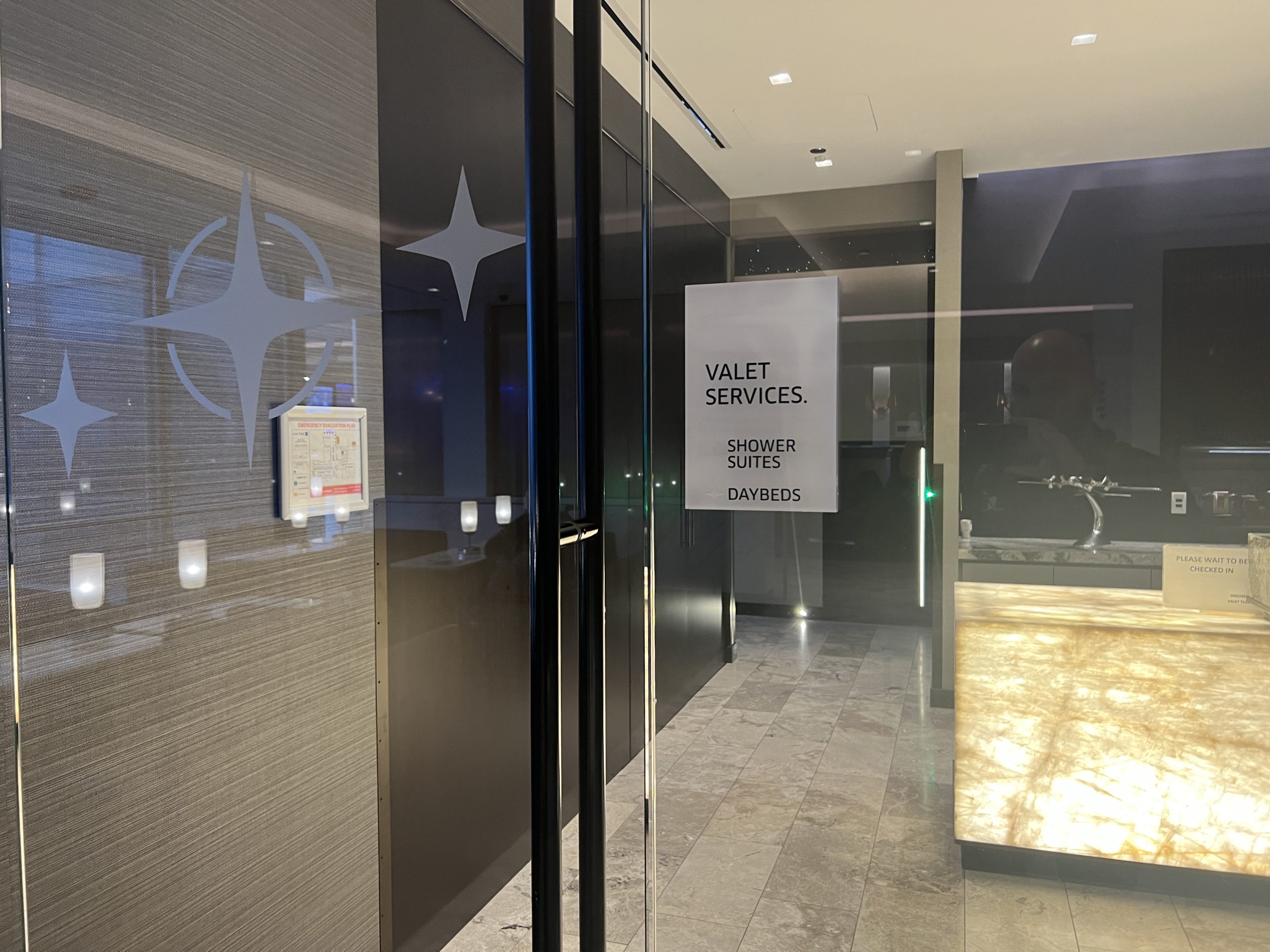 United Polaris Lounge ORD Valet Services