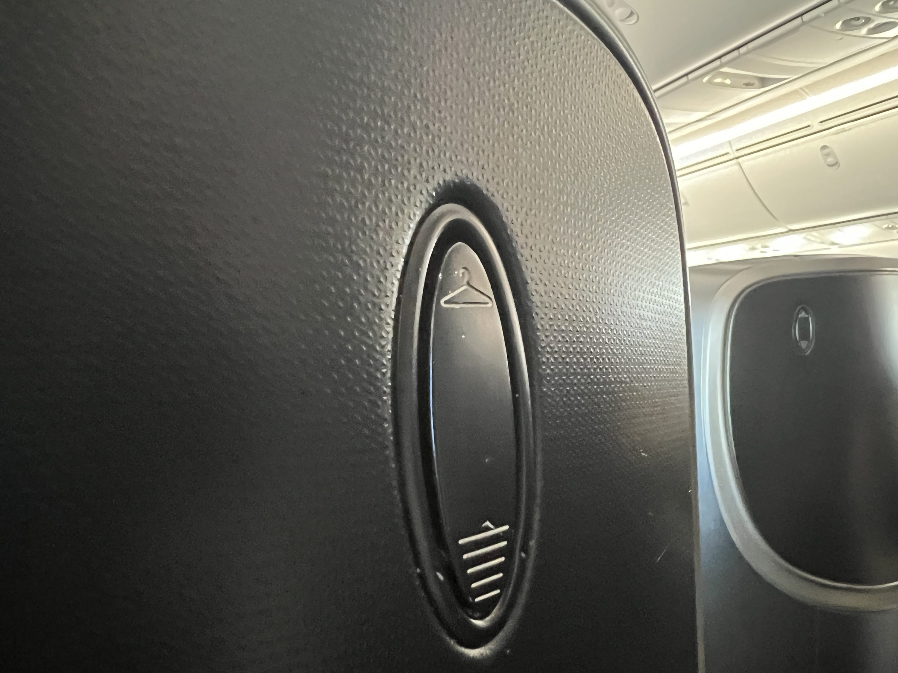 Turkish Airlines hanger clip