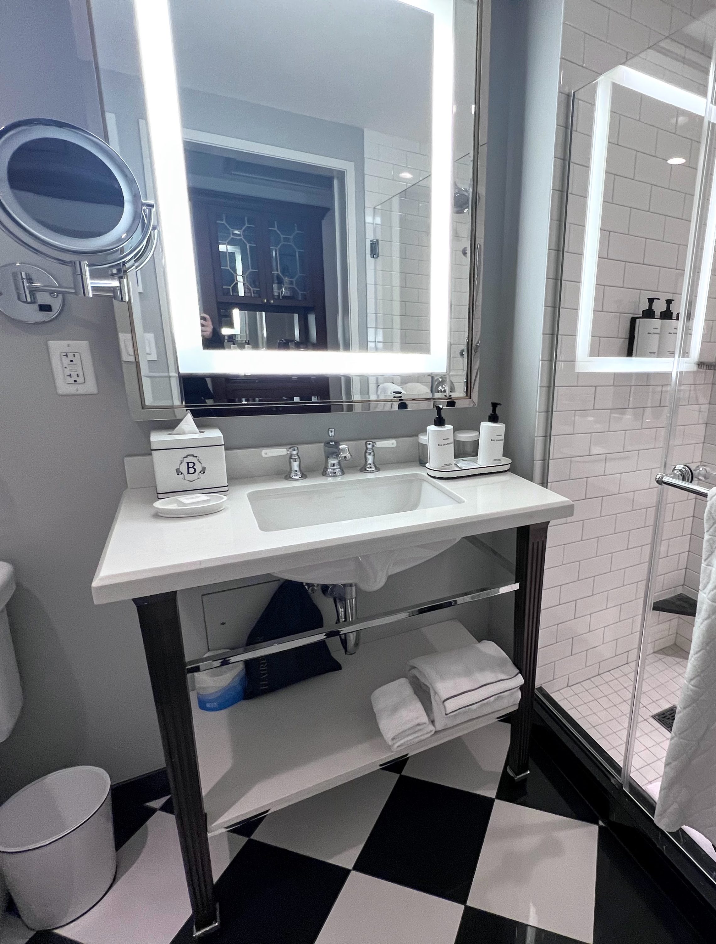 Intercontinental New York Barclay bathroom sink