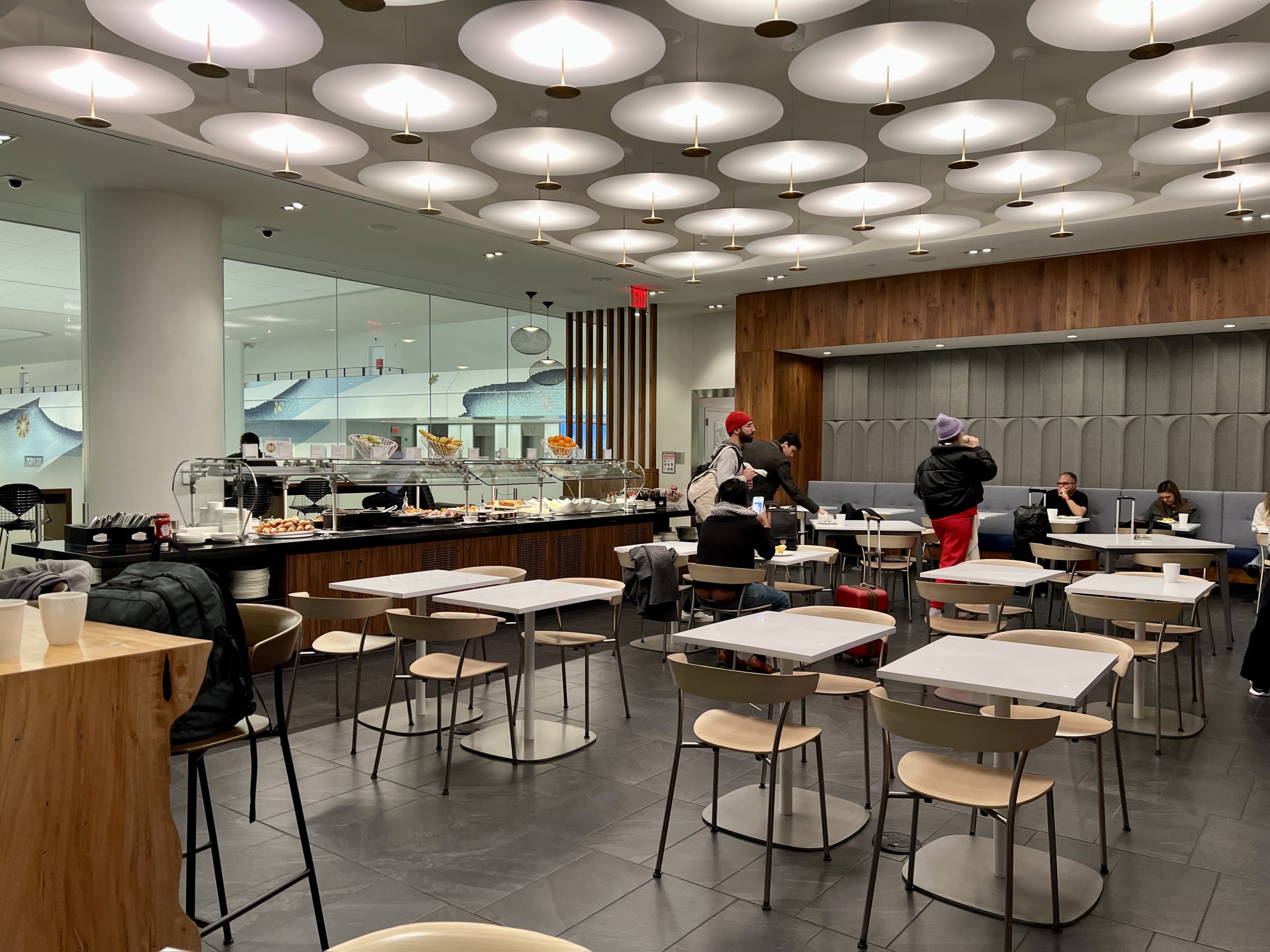 LGACenturionLoungeDining