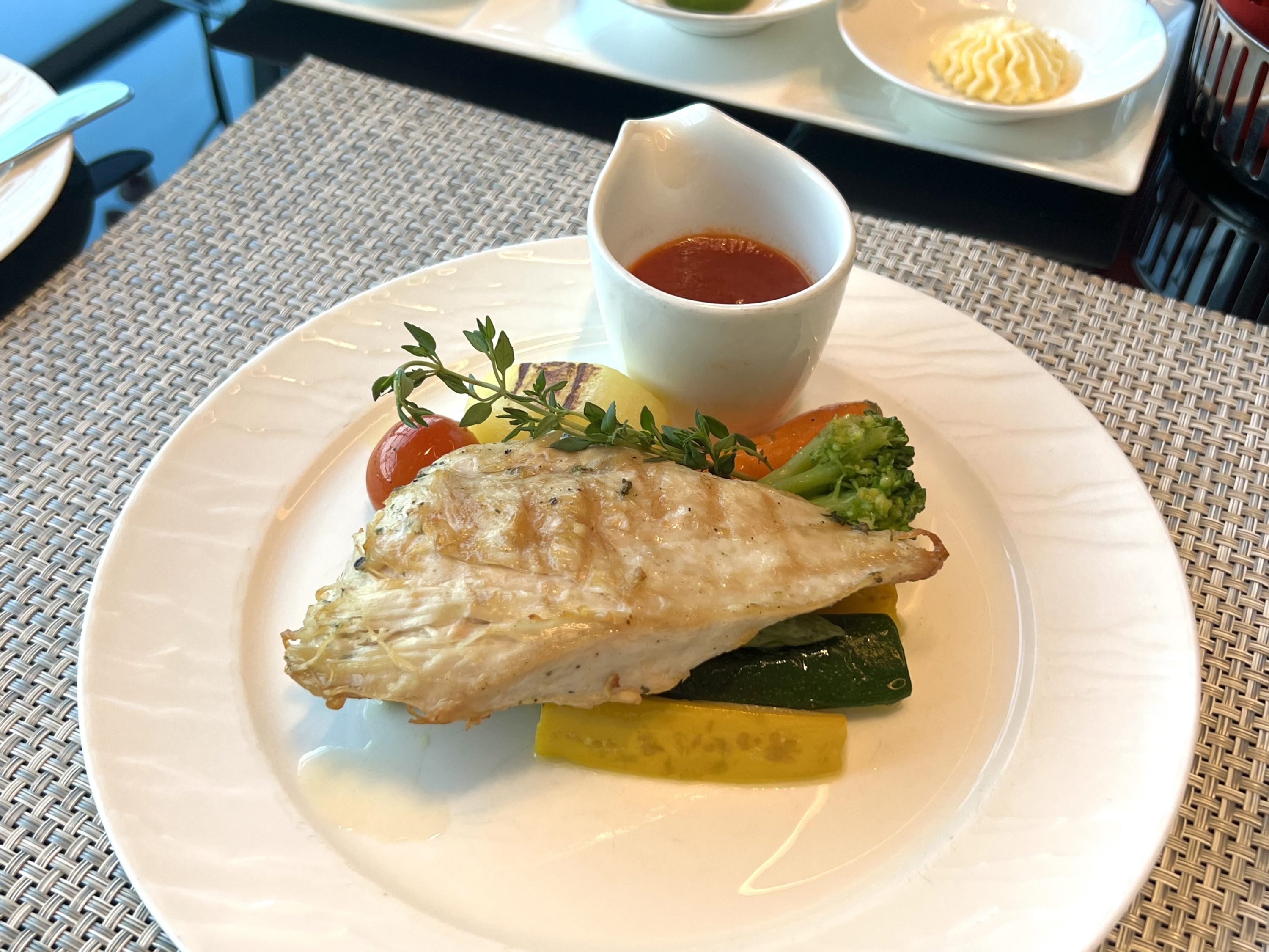Qatar Airways Airbus A380 first class Al Safwa Lounge chicken