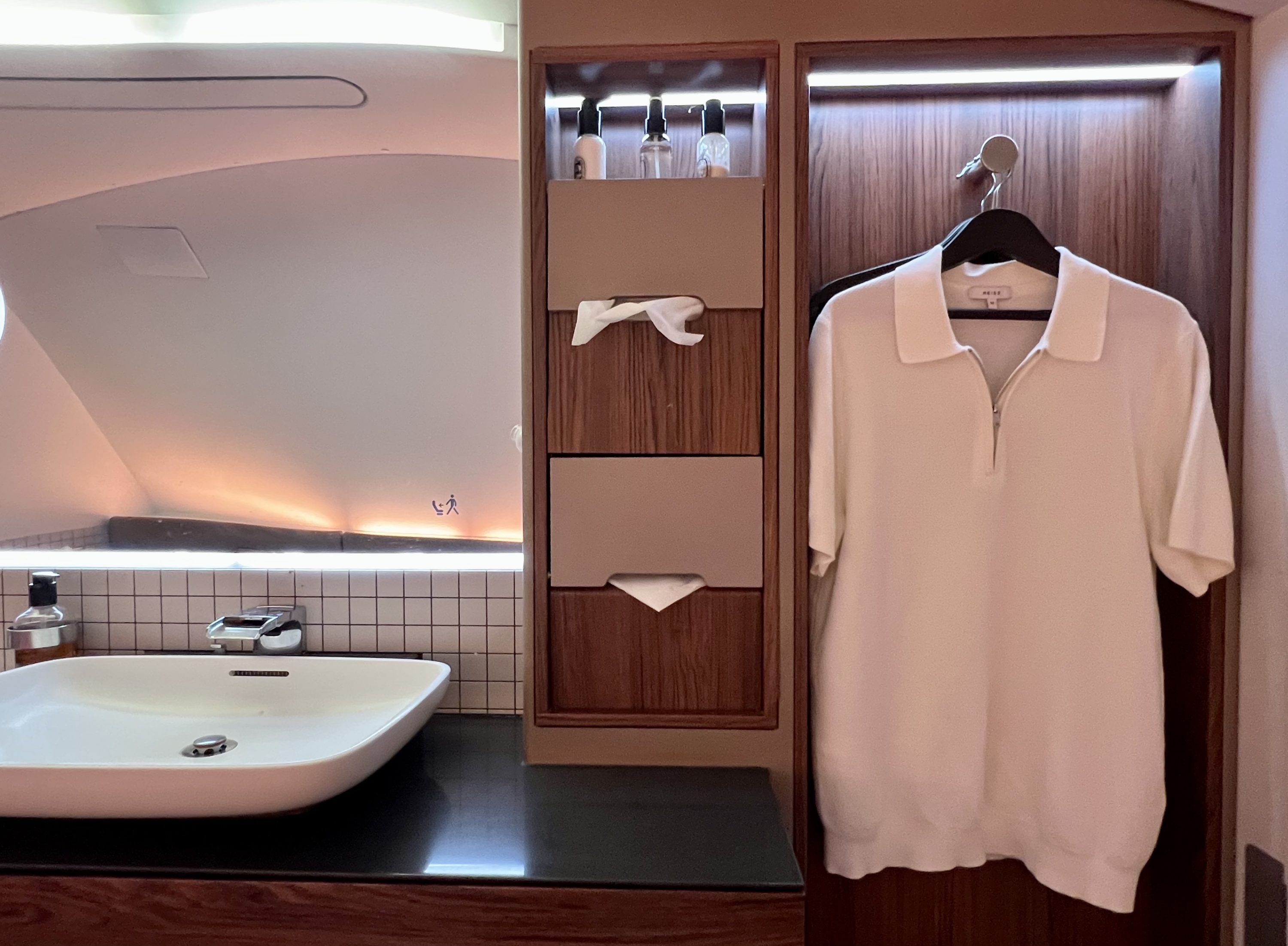 Qatar Airways Airbus A380 first class bathroom storage