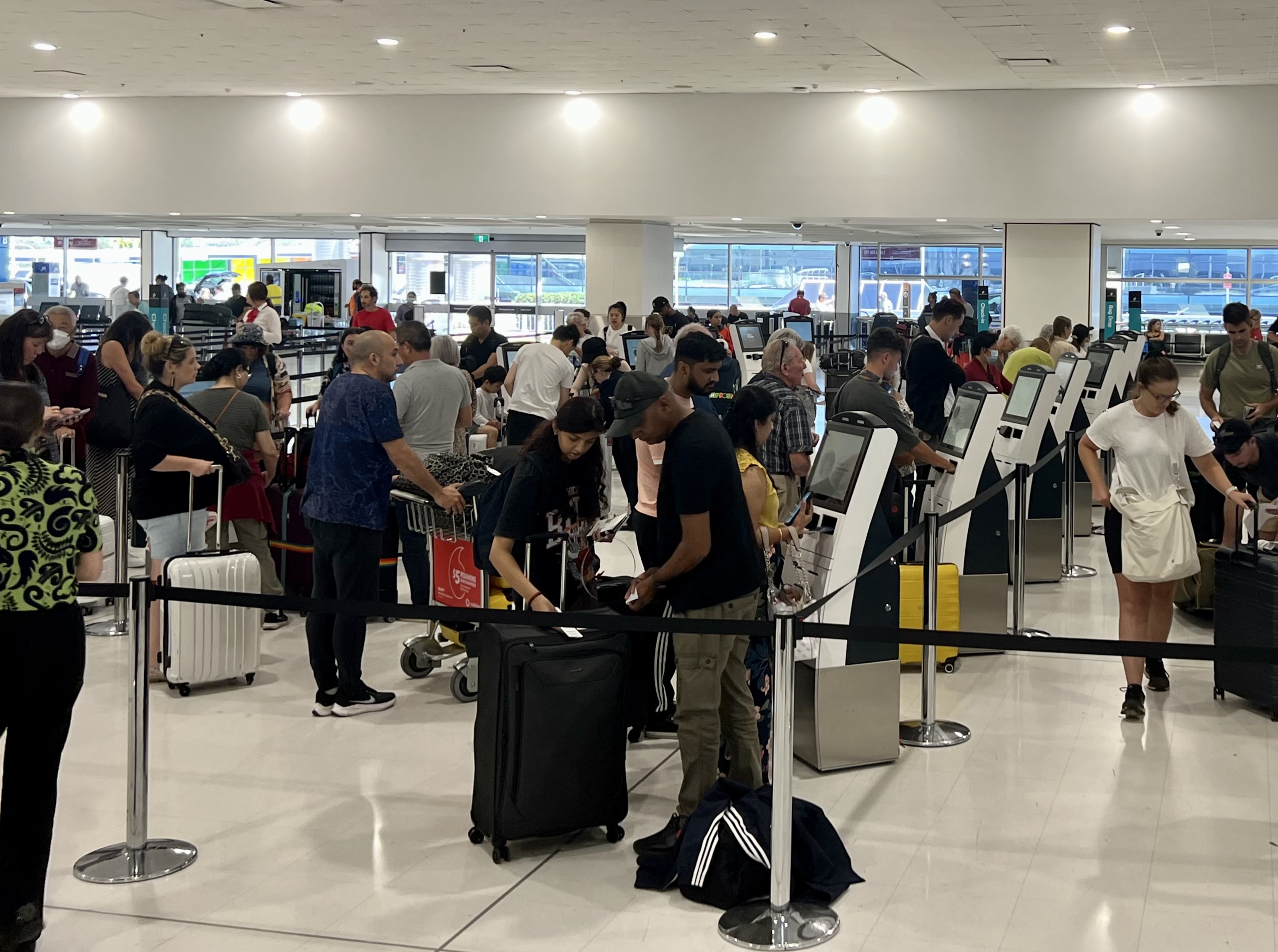 Air New Zealand Boeing 787 business class SYD check in