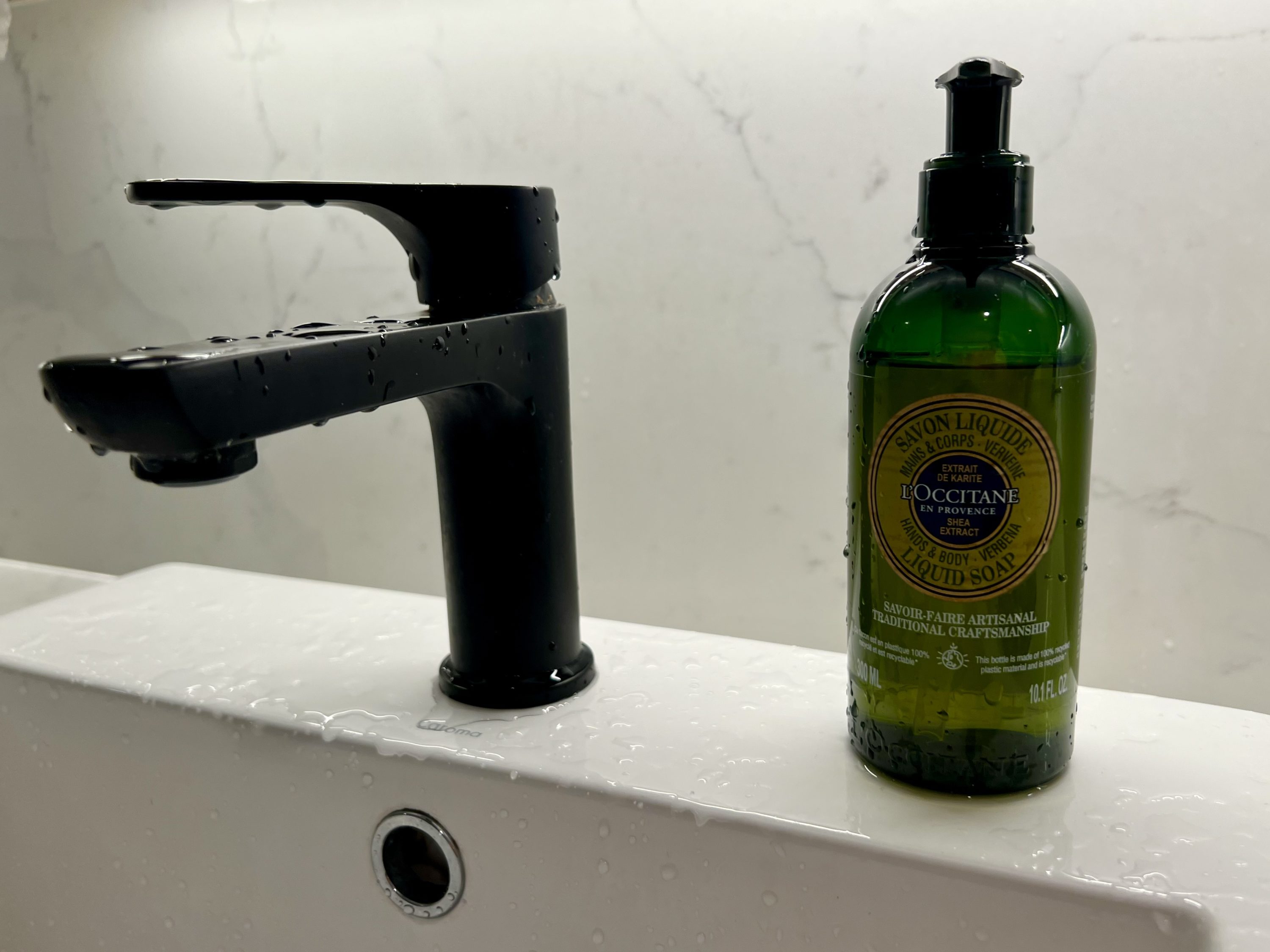 American Express Centurion Lounge Sydney LOccitane en Provence amenities
