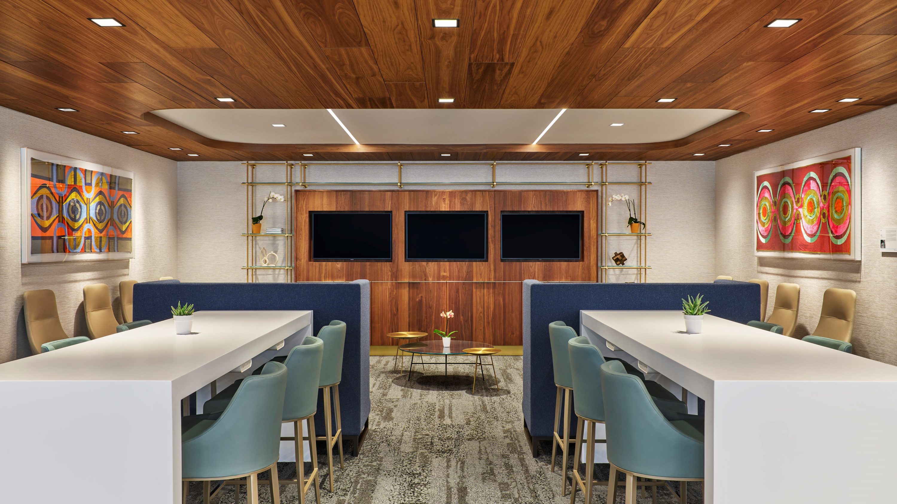 Delta SkyClub MCI Seating