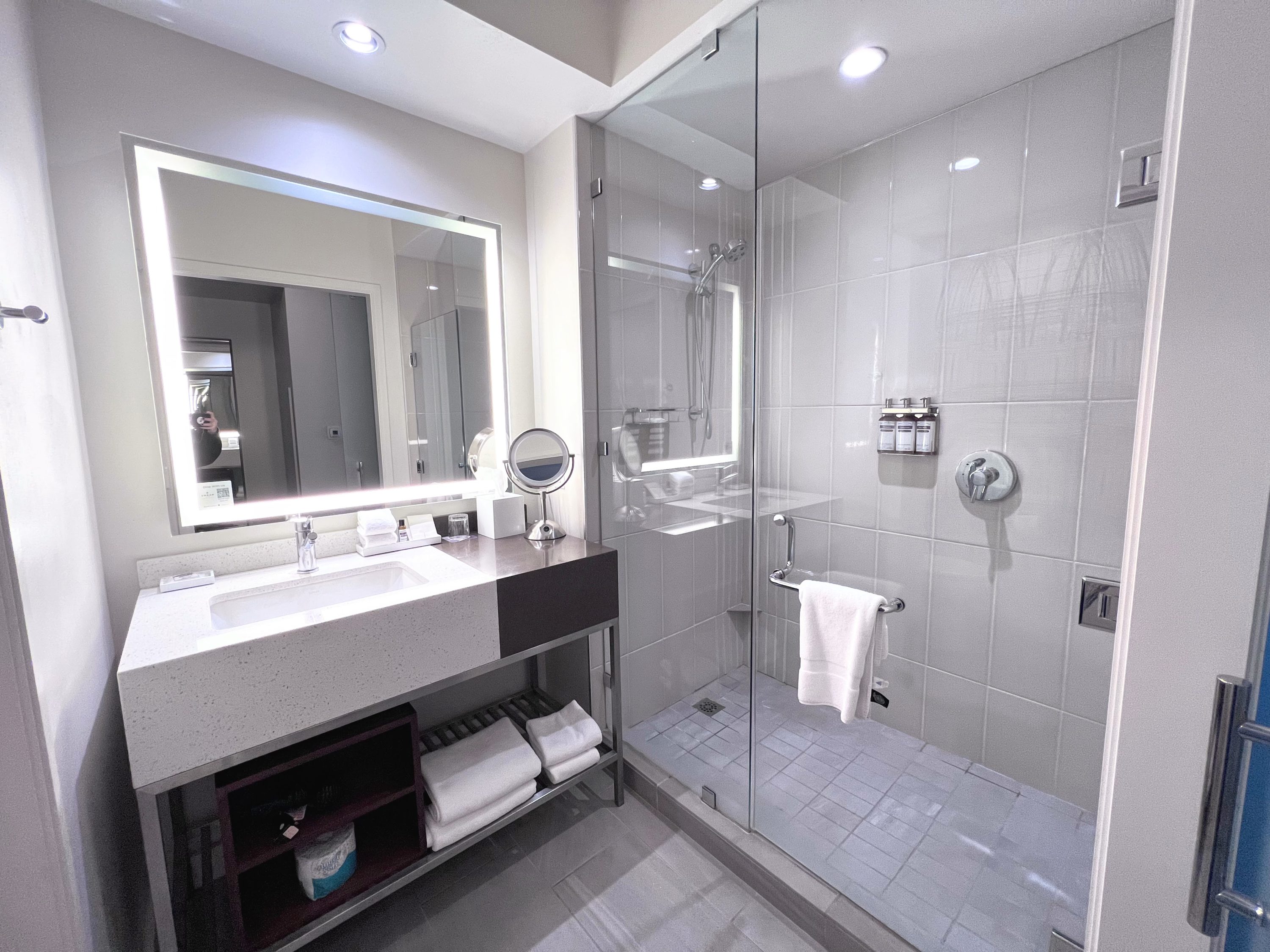 Hyatt Regency Houston Galleria sink and shower