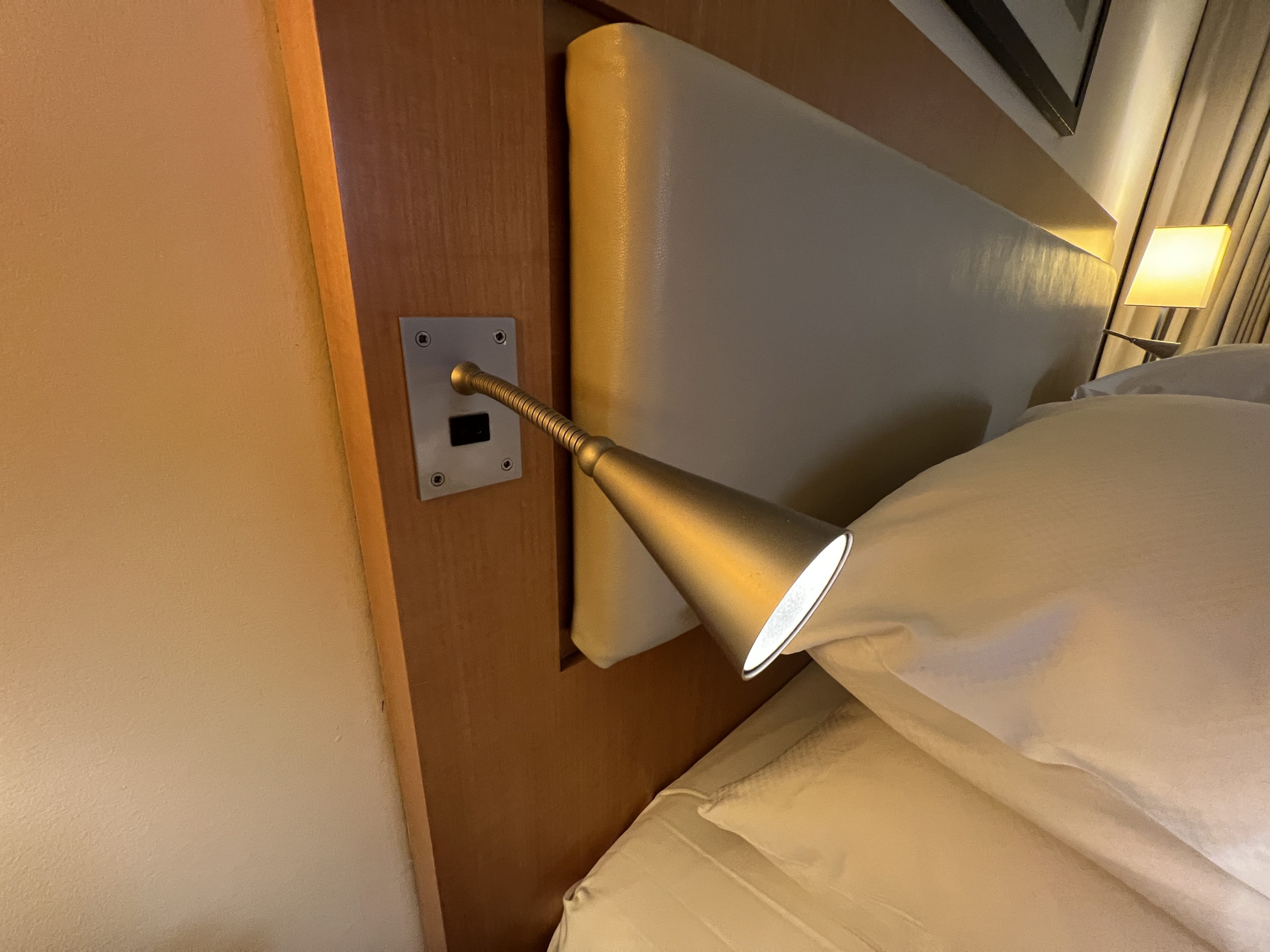 Grand Hyatt Istanbul Grand Suite King night light