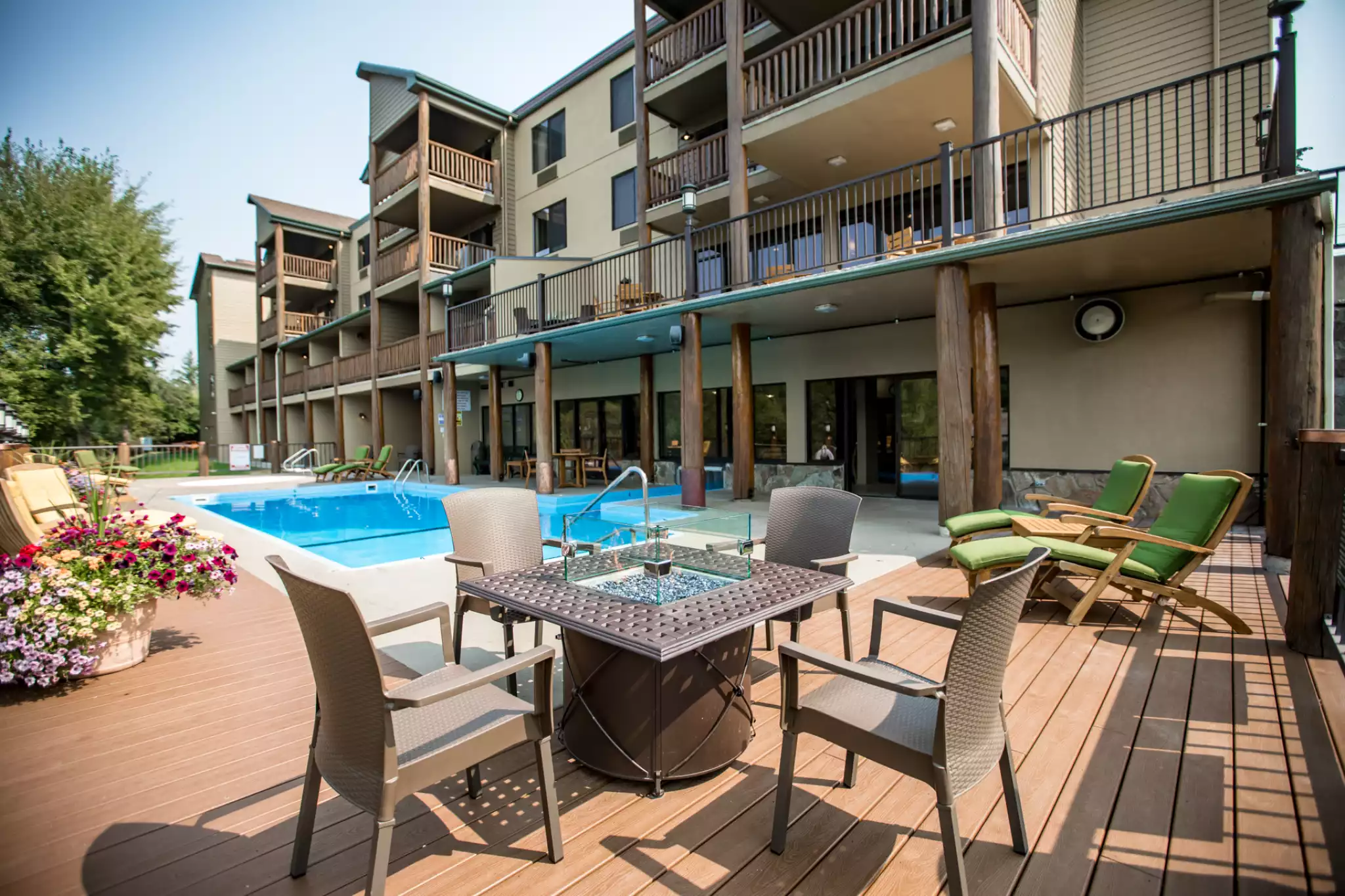 The Pine Lodge on Whitefish River Ascend Hotel Collection pool