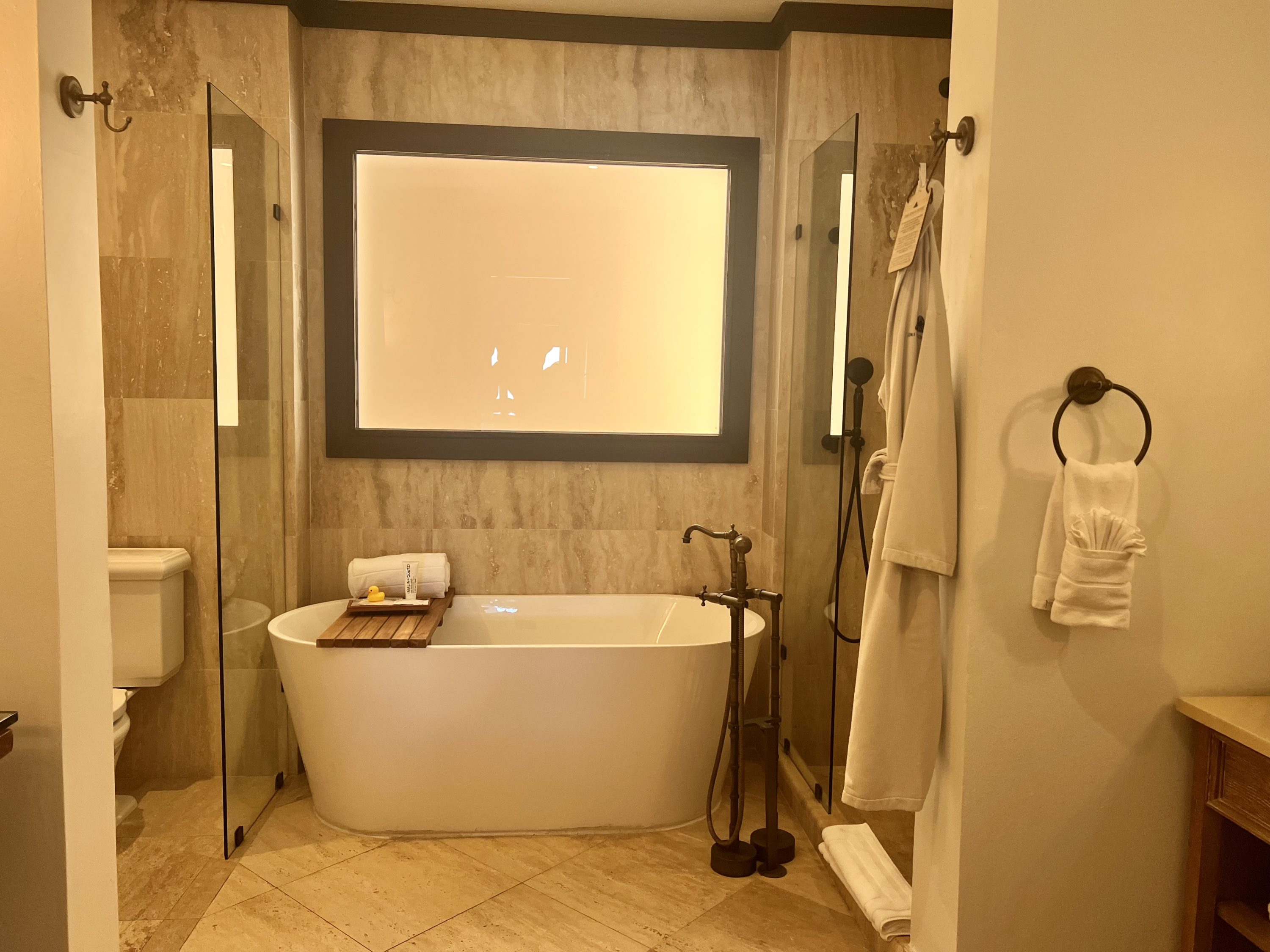 Zemi Beach House Bathtub