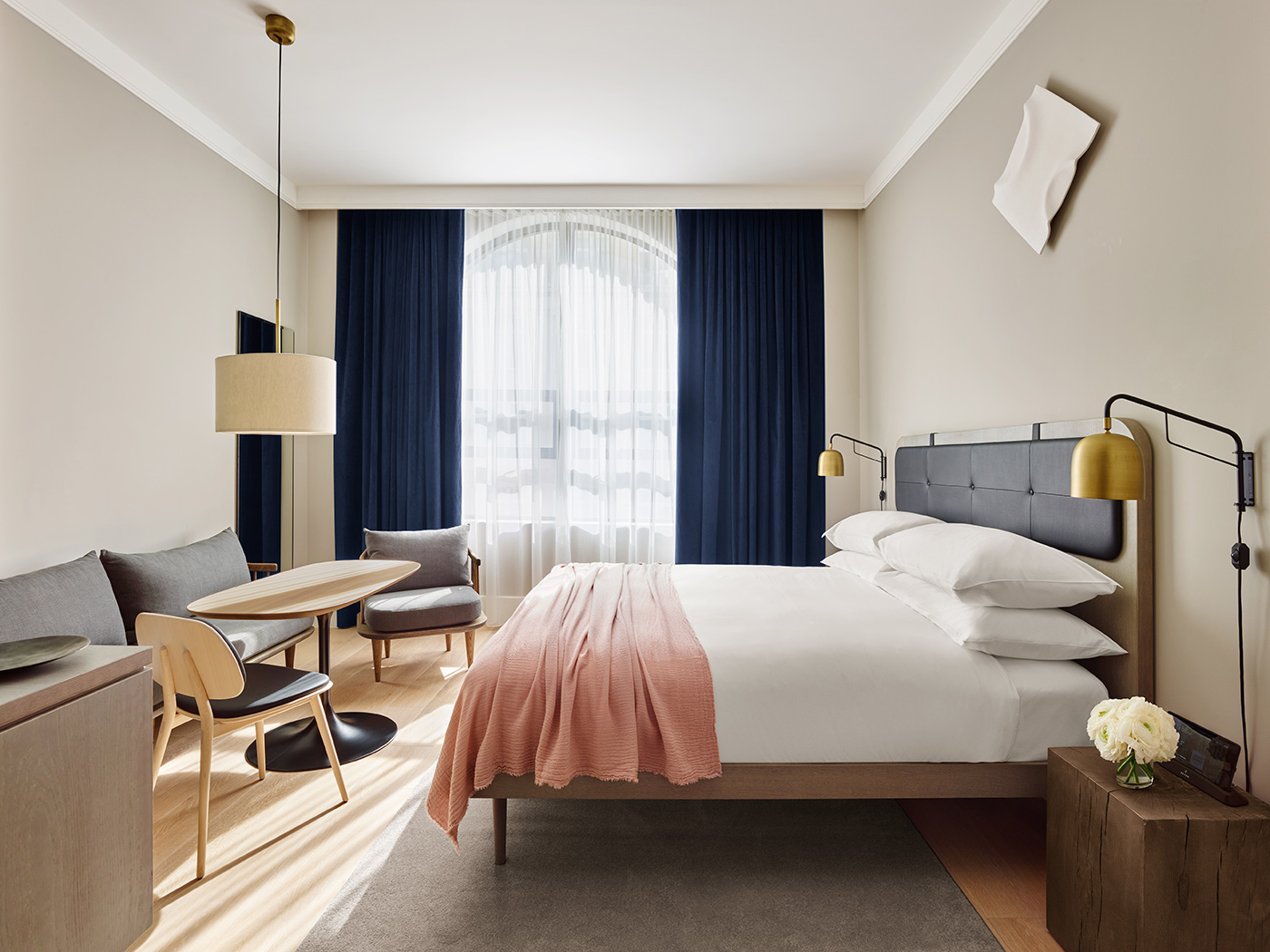 11 Howard Deluxe Room