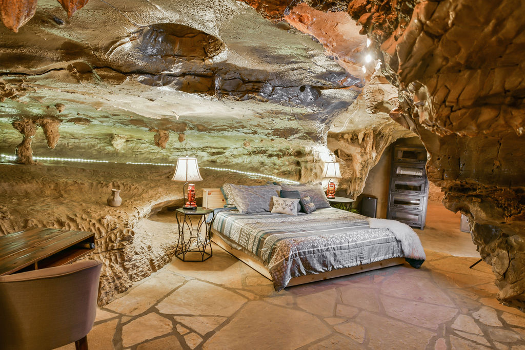 Beckham Creek Cave Lodge