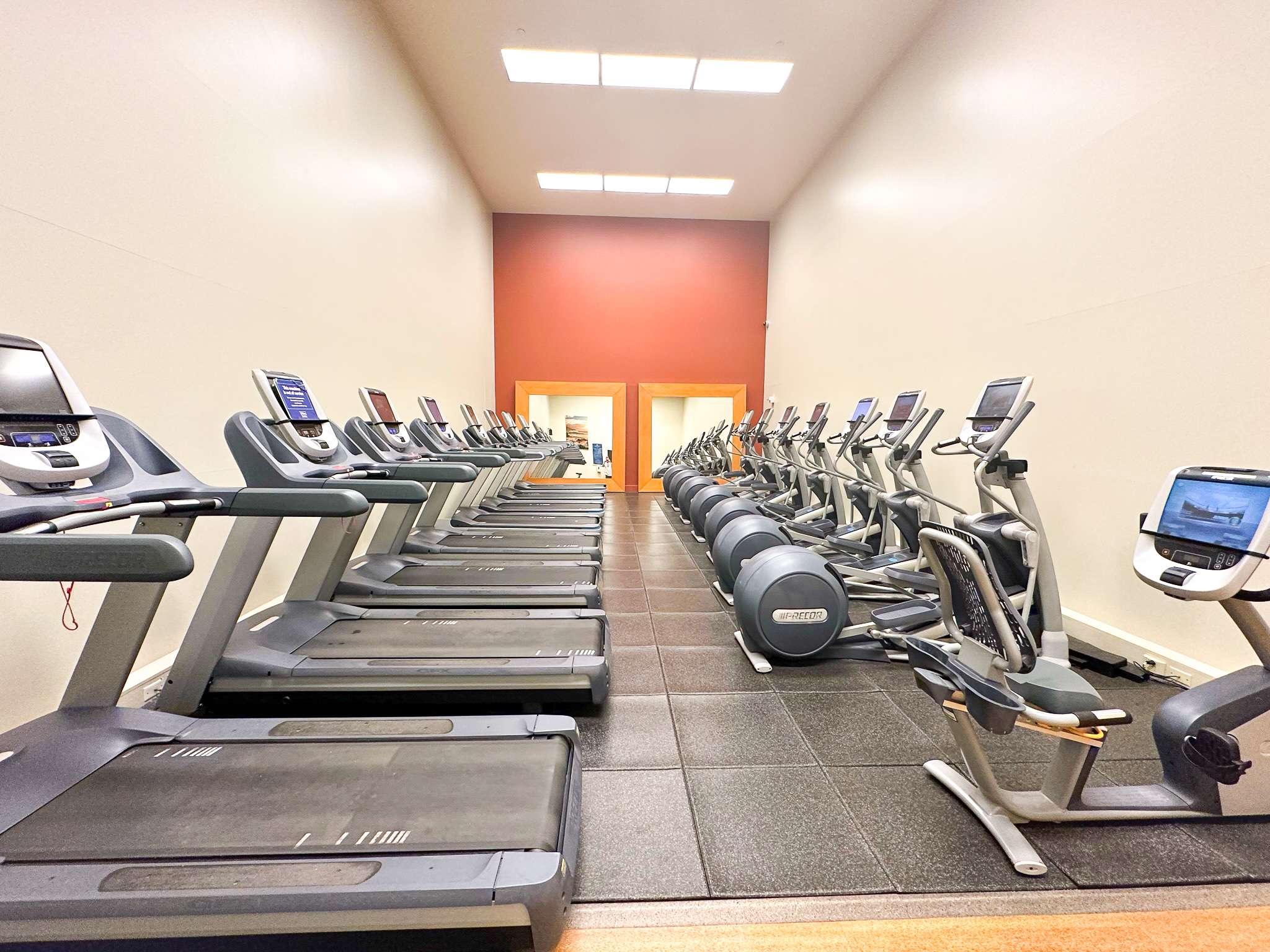 Hilton Waikoloa Village fitness center treadmills