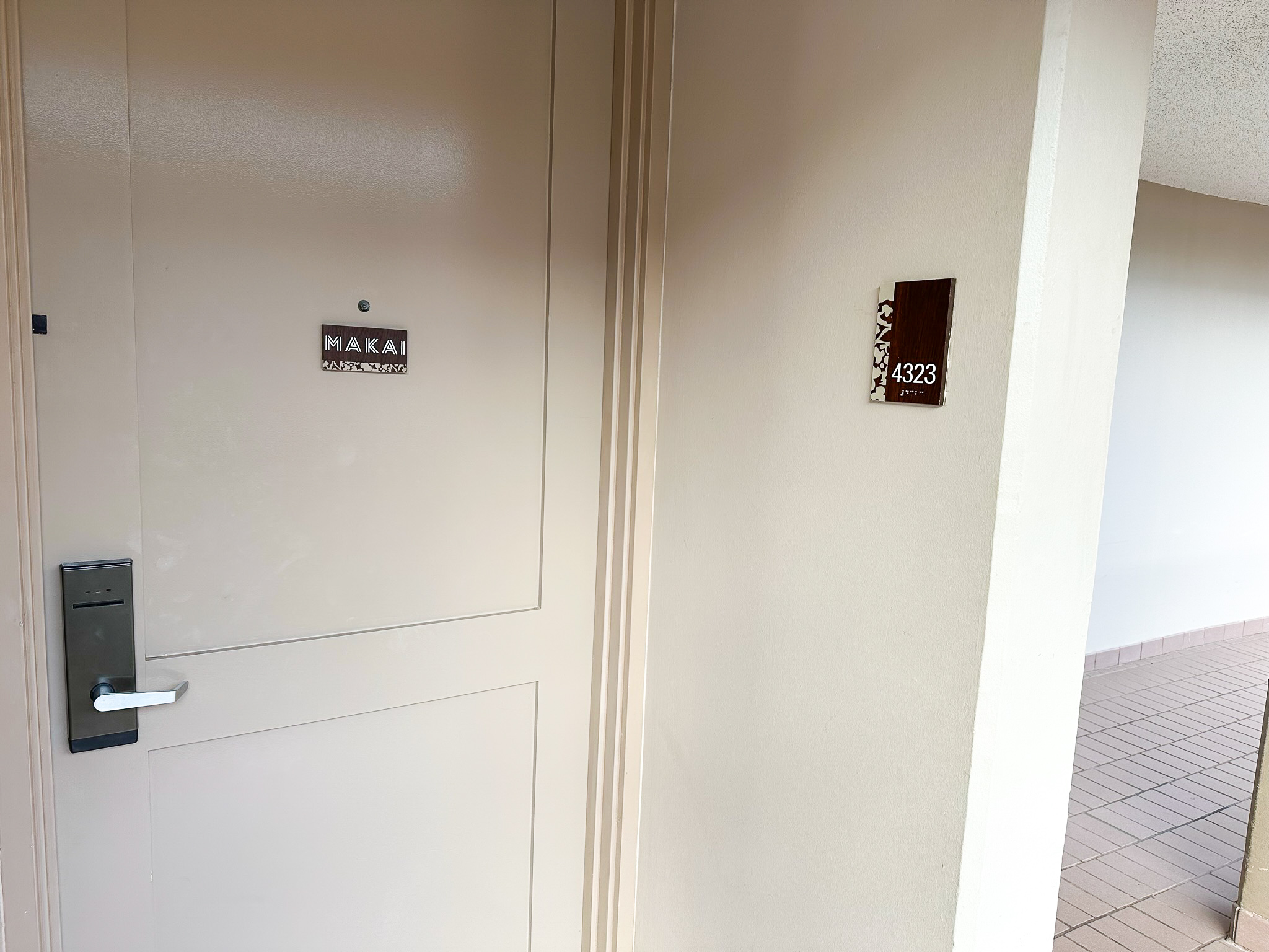 Hilton Waikoloa Village room door