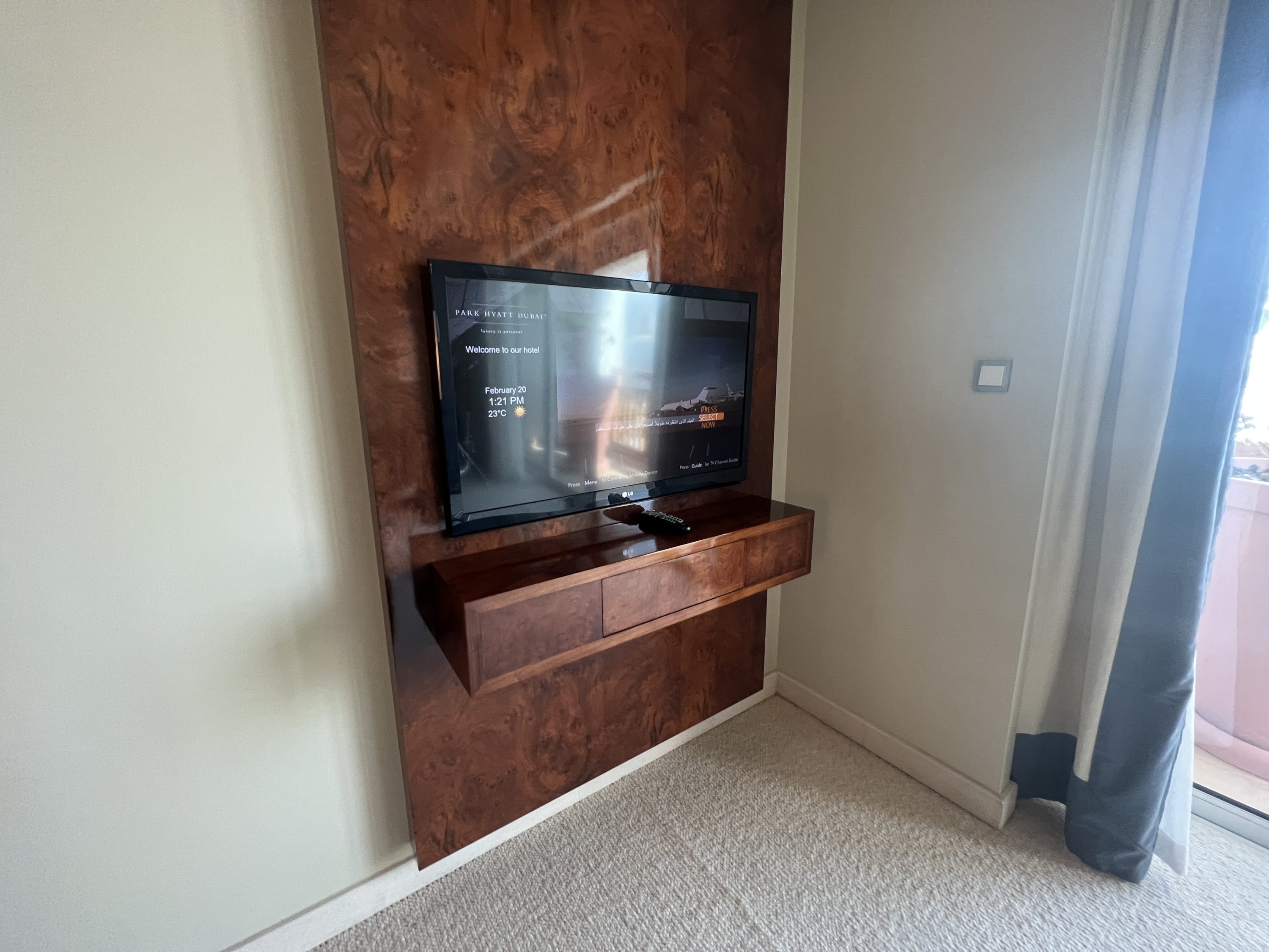 Park Hyatt Dubai Presidential Suite Office TV