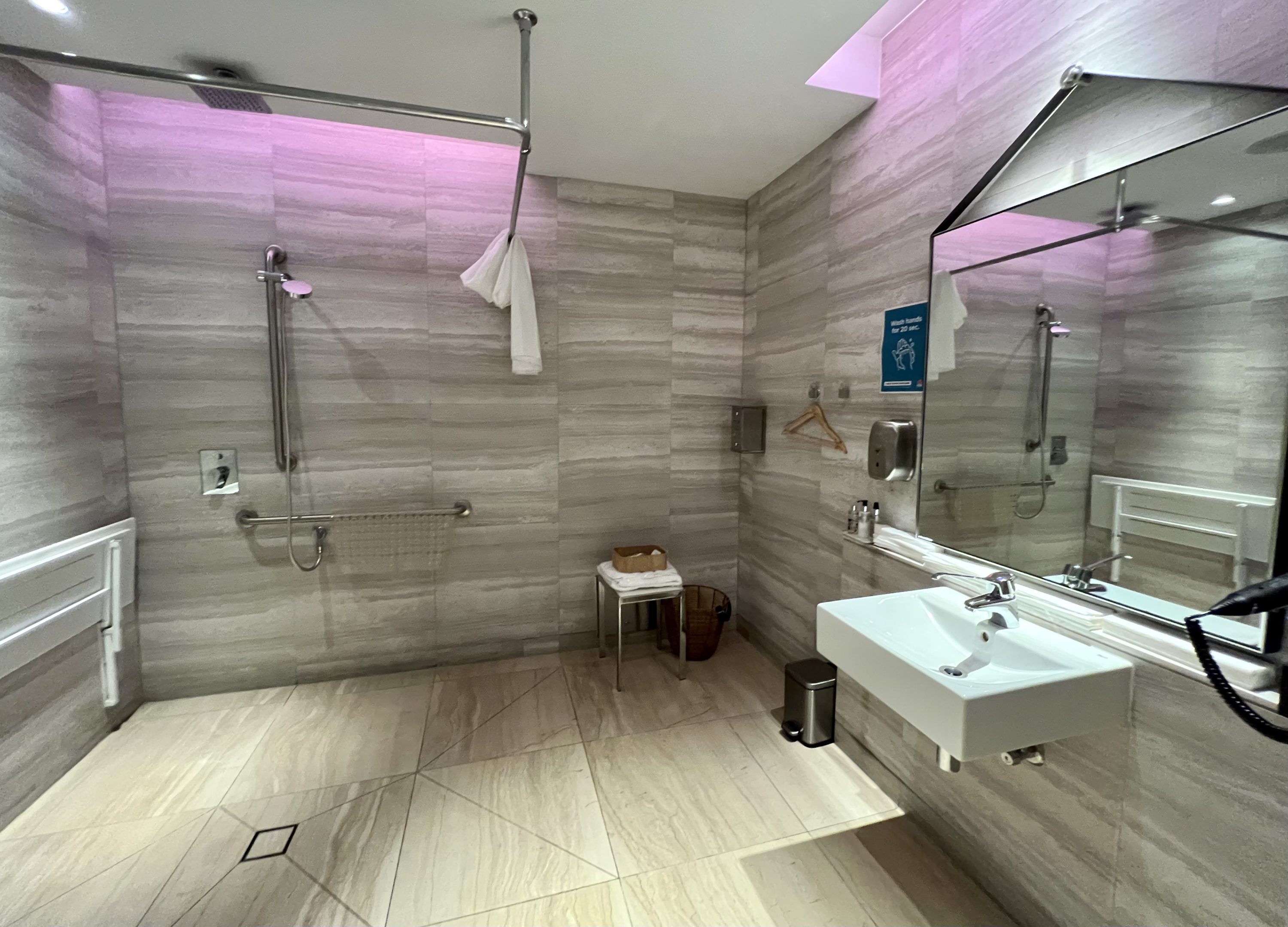 Singapore SilverKris First Class lounge at SYD accessible shower room