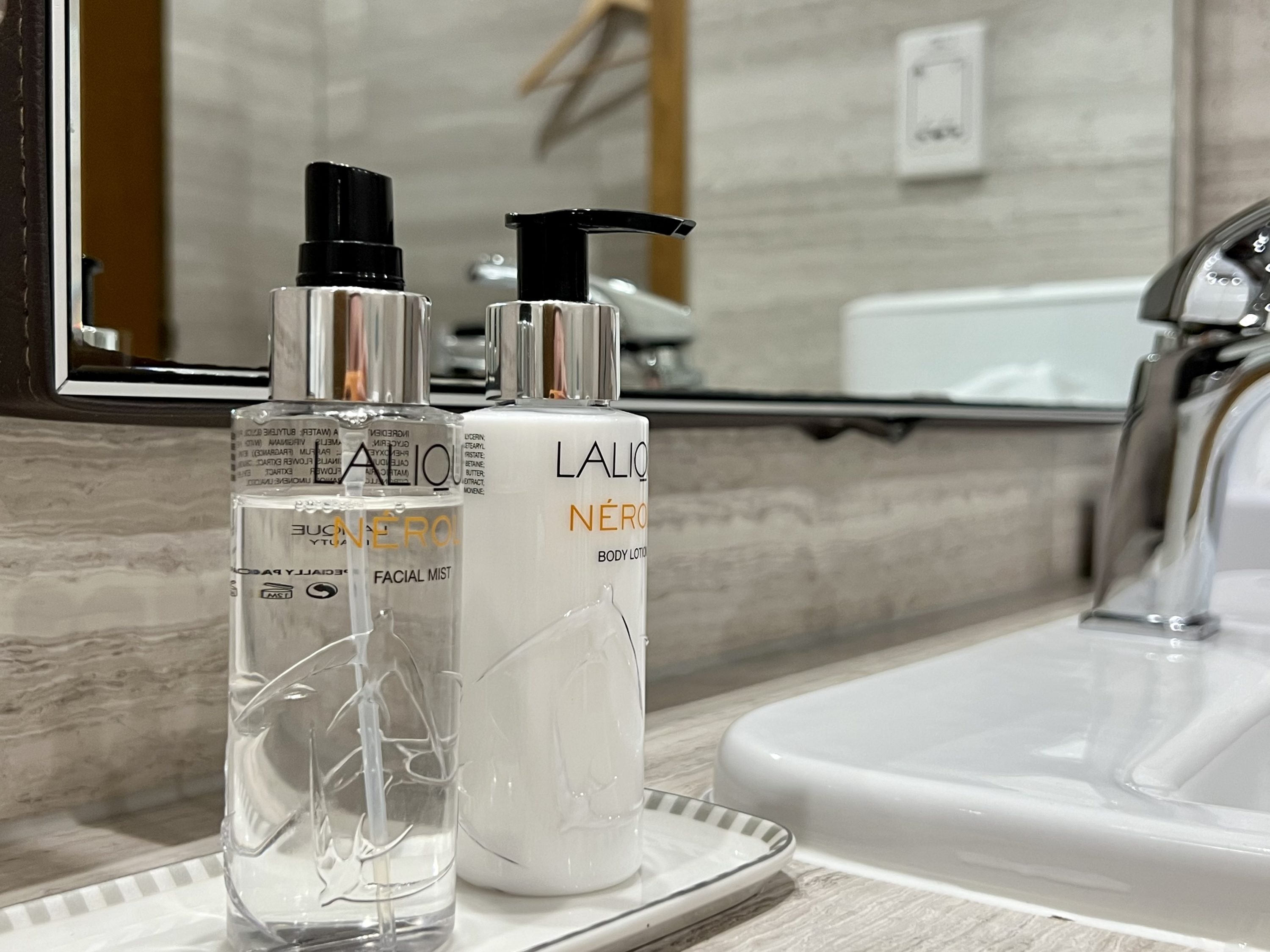 Singapore SilverKris First Class lounge at SYD facial mist