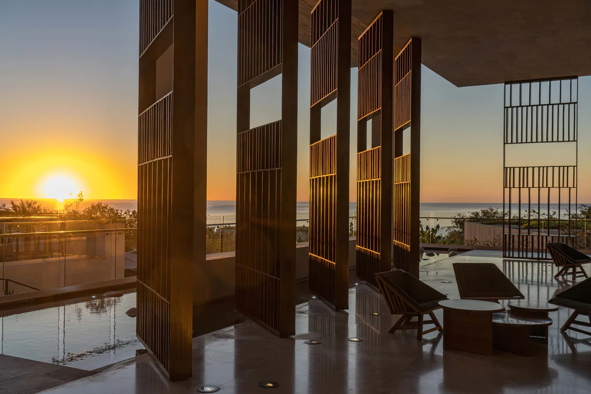 Solaz Los Cabos lobby