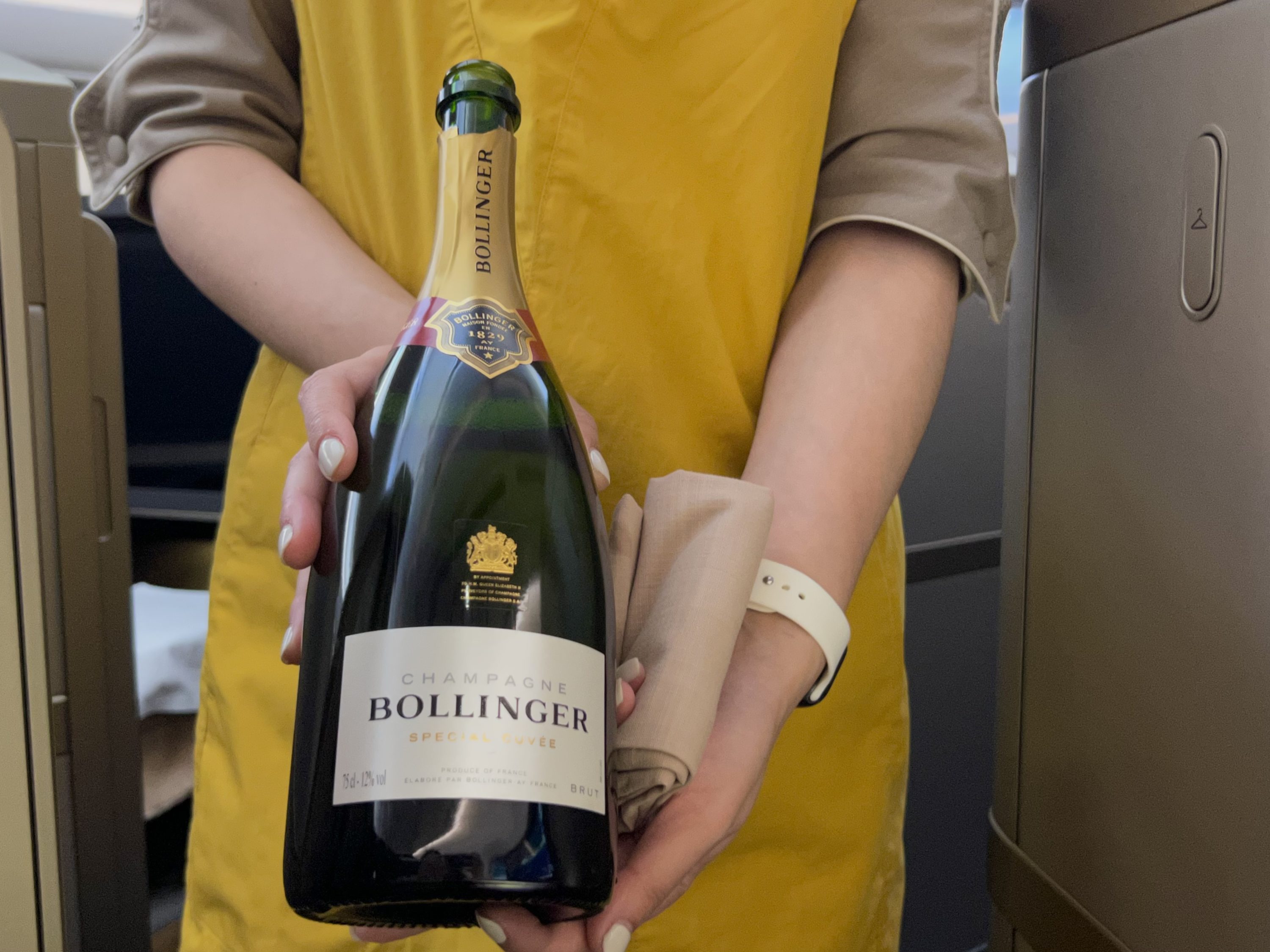 Starlux A359 Business Class FB Bollinger Champagne