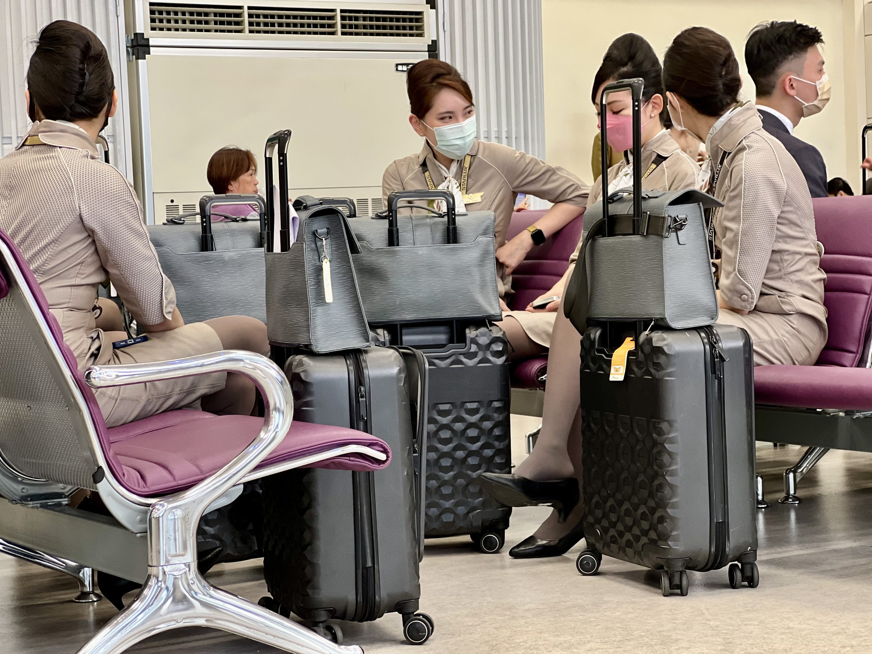 Starlux A359 Business Class TPE crew