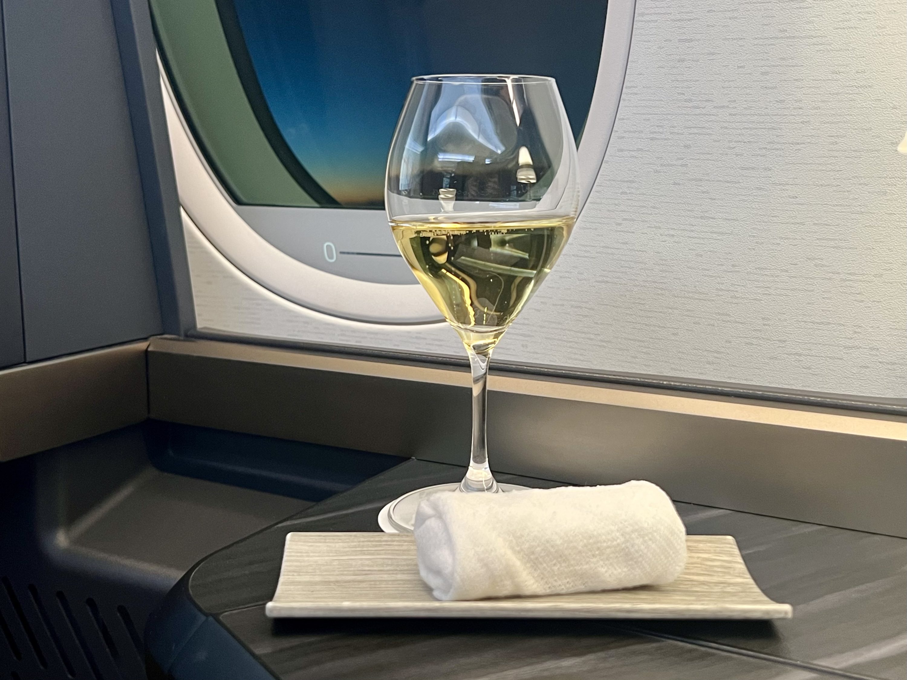 Starlux A359 Business Class hot towel