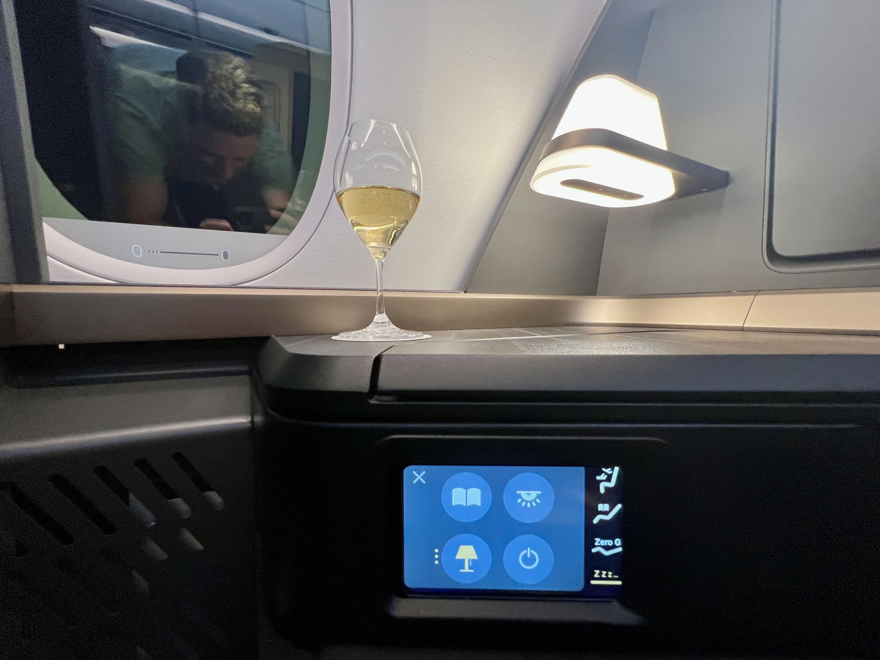 Starlux A359 Business Class seat lighting controls