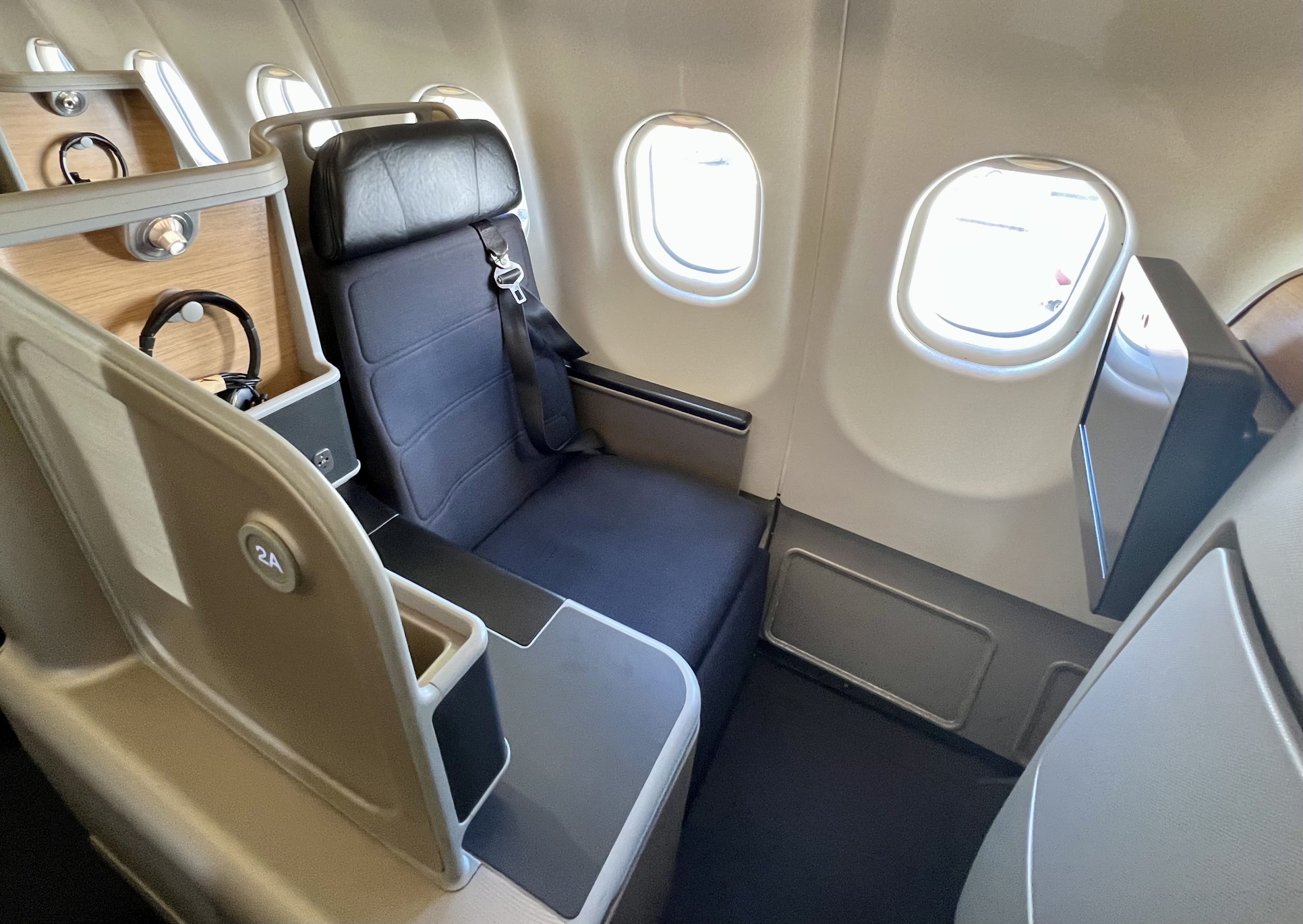 Qantas business class seat A330 Qantas business class seat A330