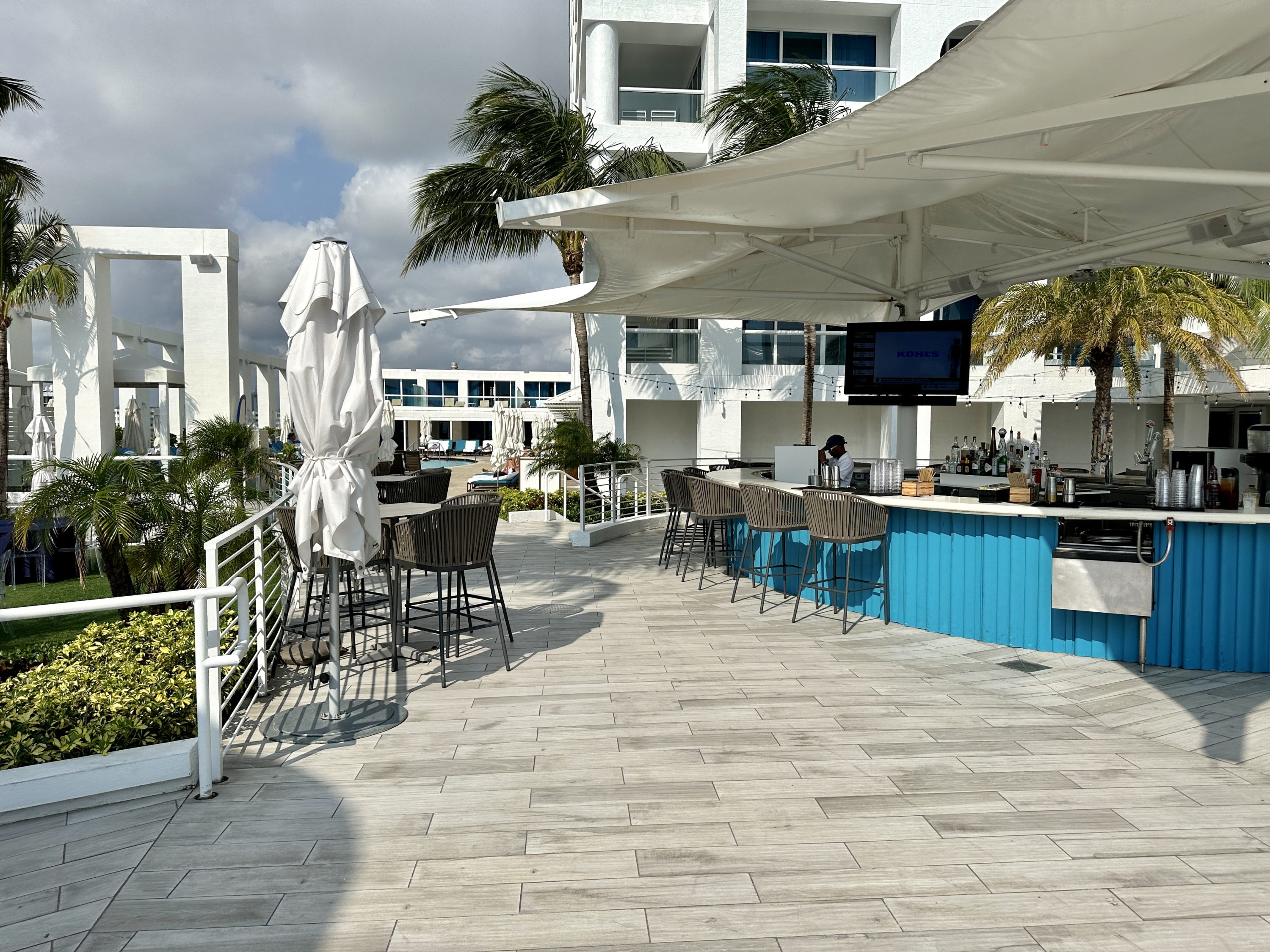 Conrad Fort Lauderdale Spinnaker Bar