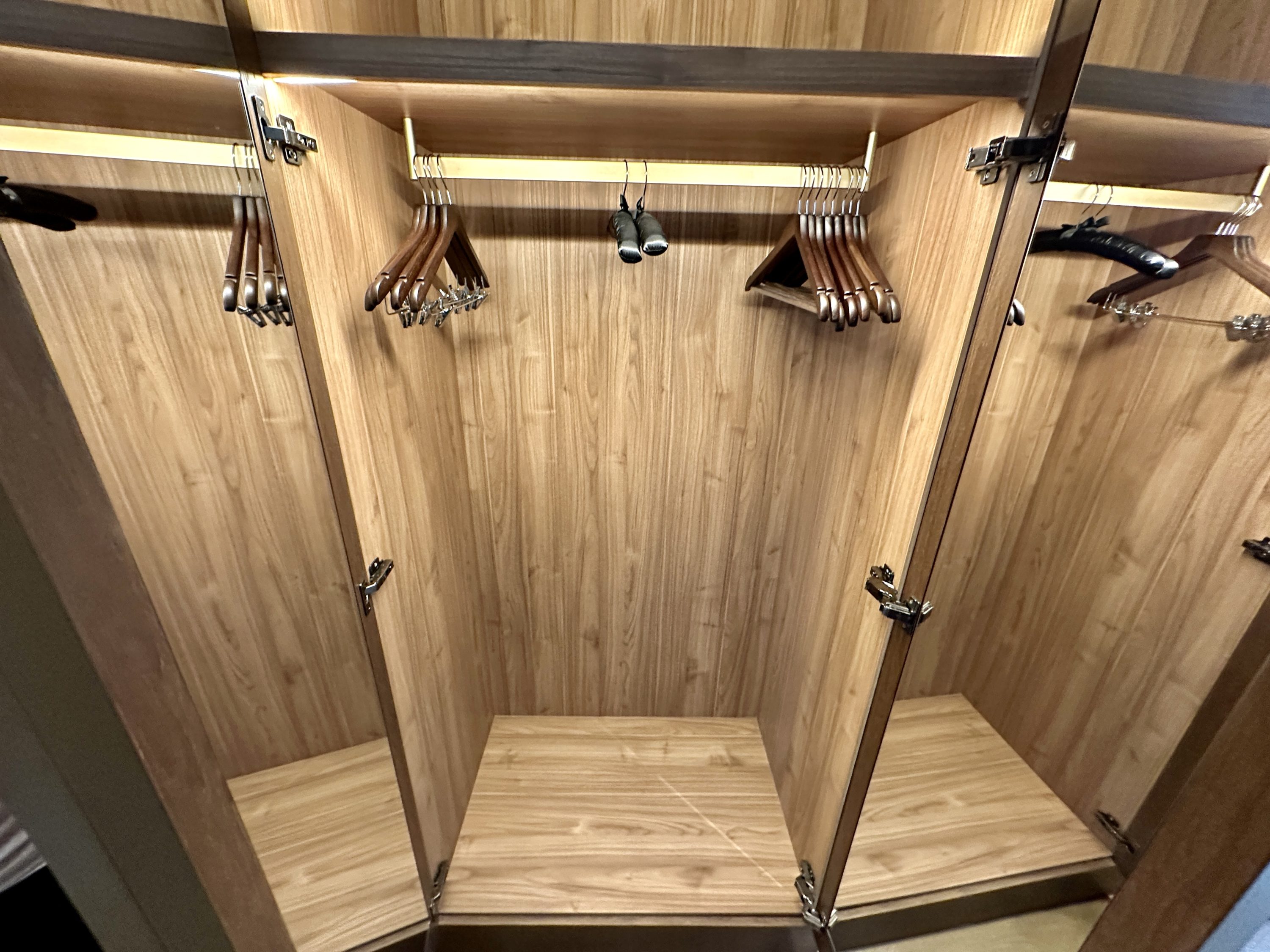 JW Marriott Madrid Closet