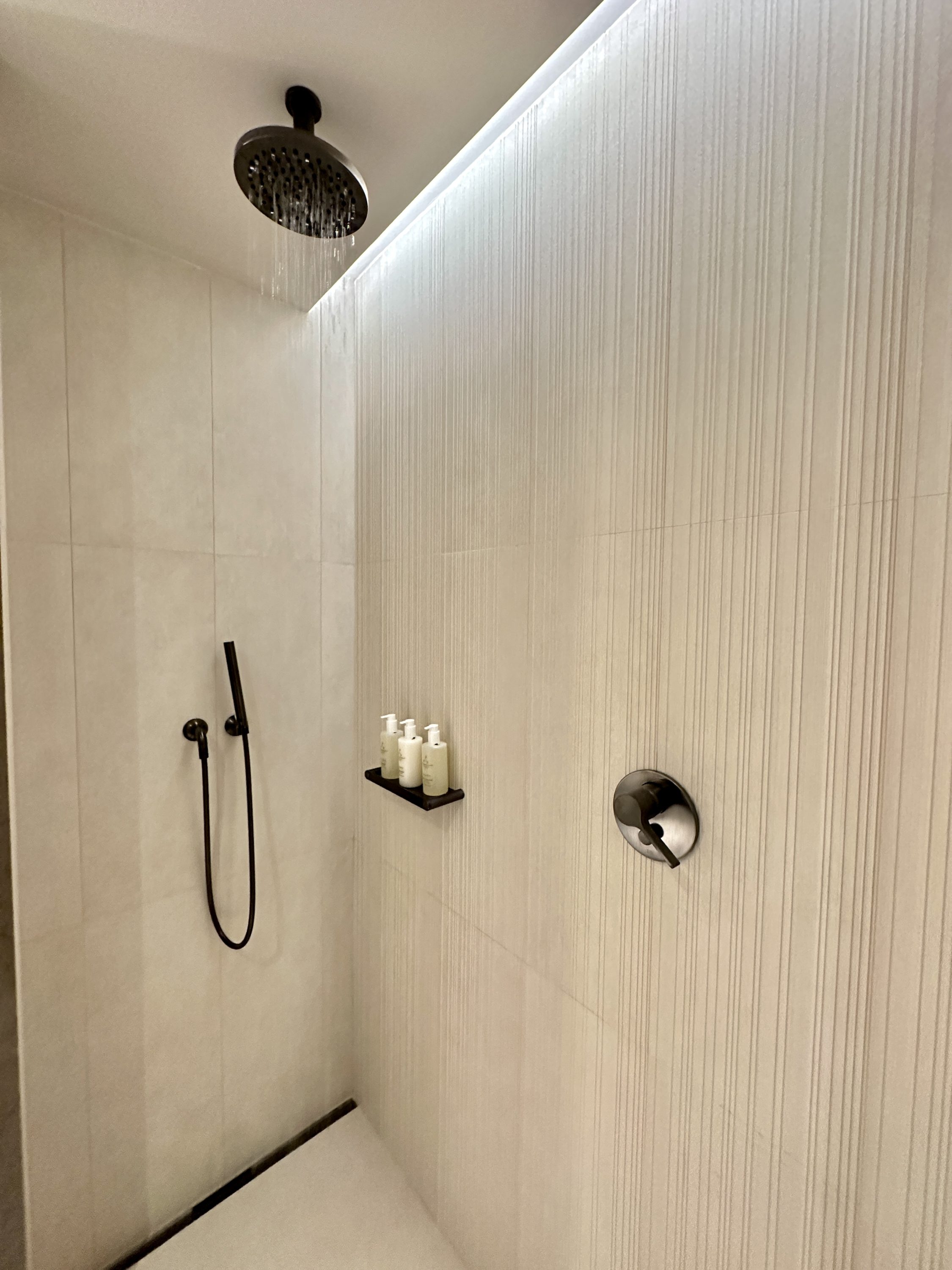 JW Marriott Madrid Shower