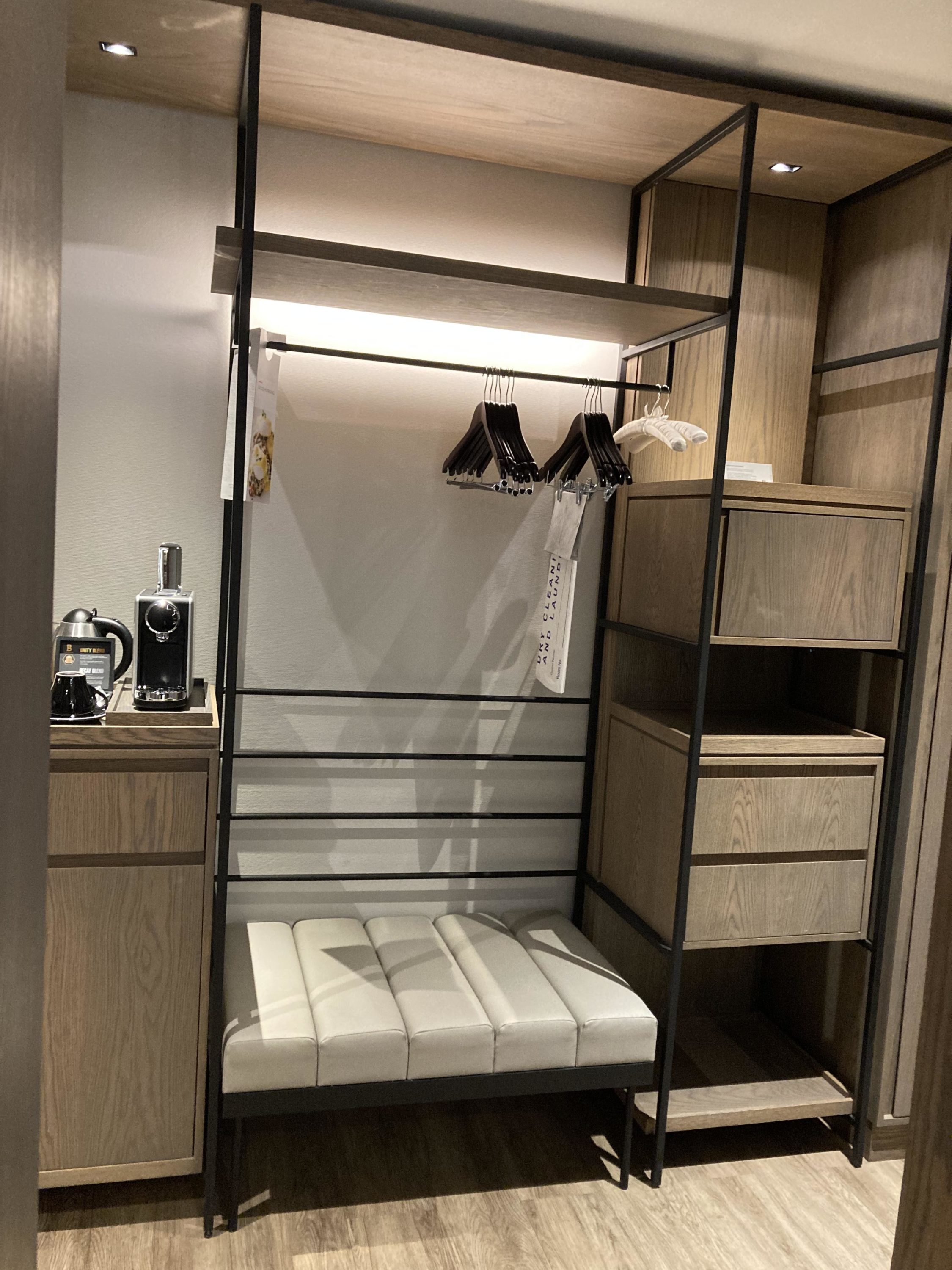 Johannesburg Marriott Hotel Melrose Arch open closet