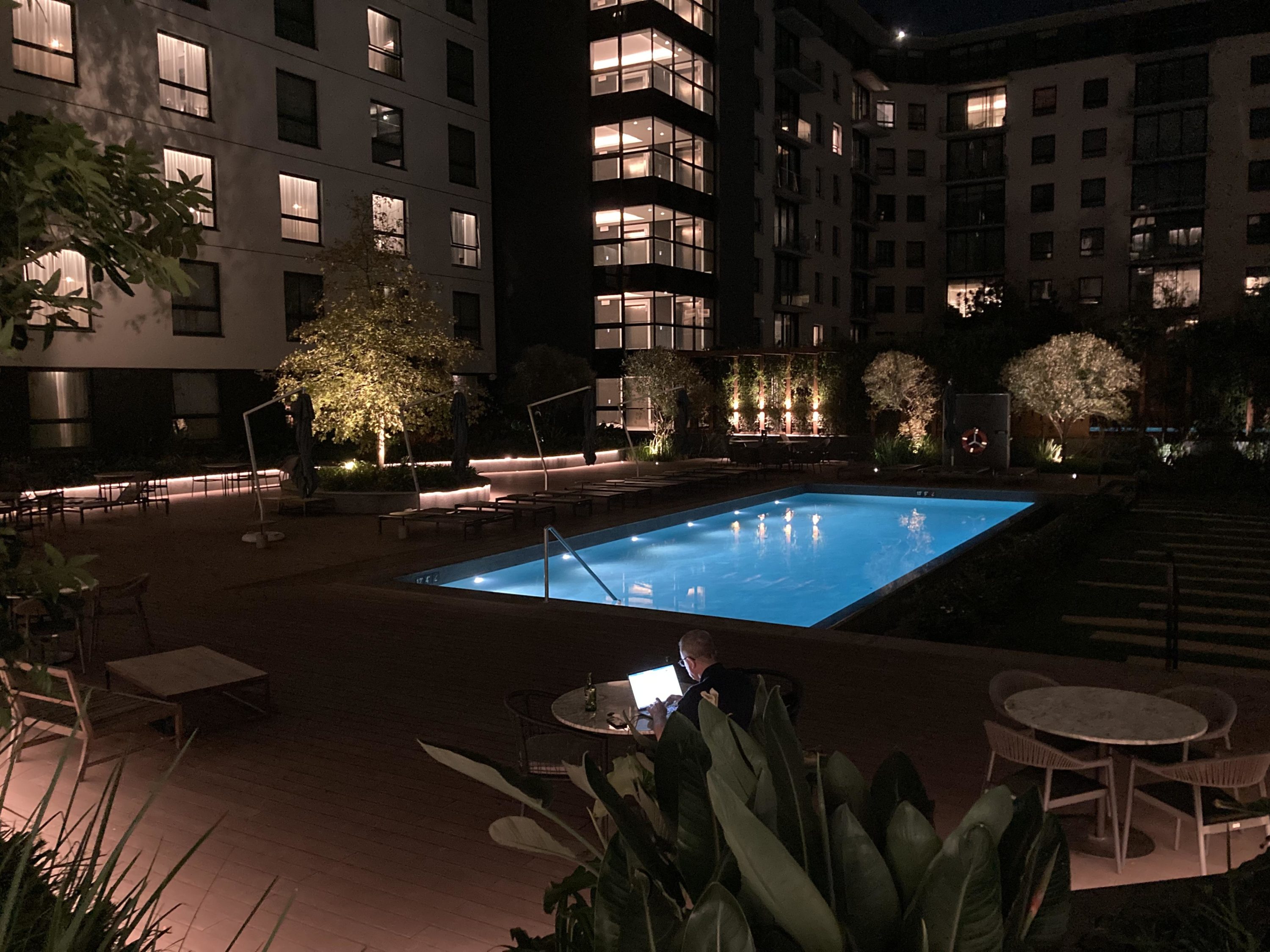 Johannesburg Marriott Hotel Melrose Arch pool at night