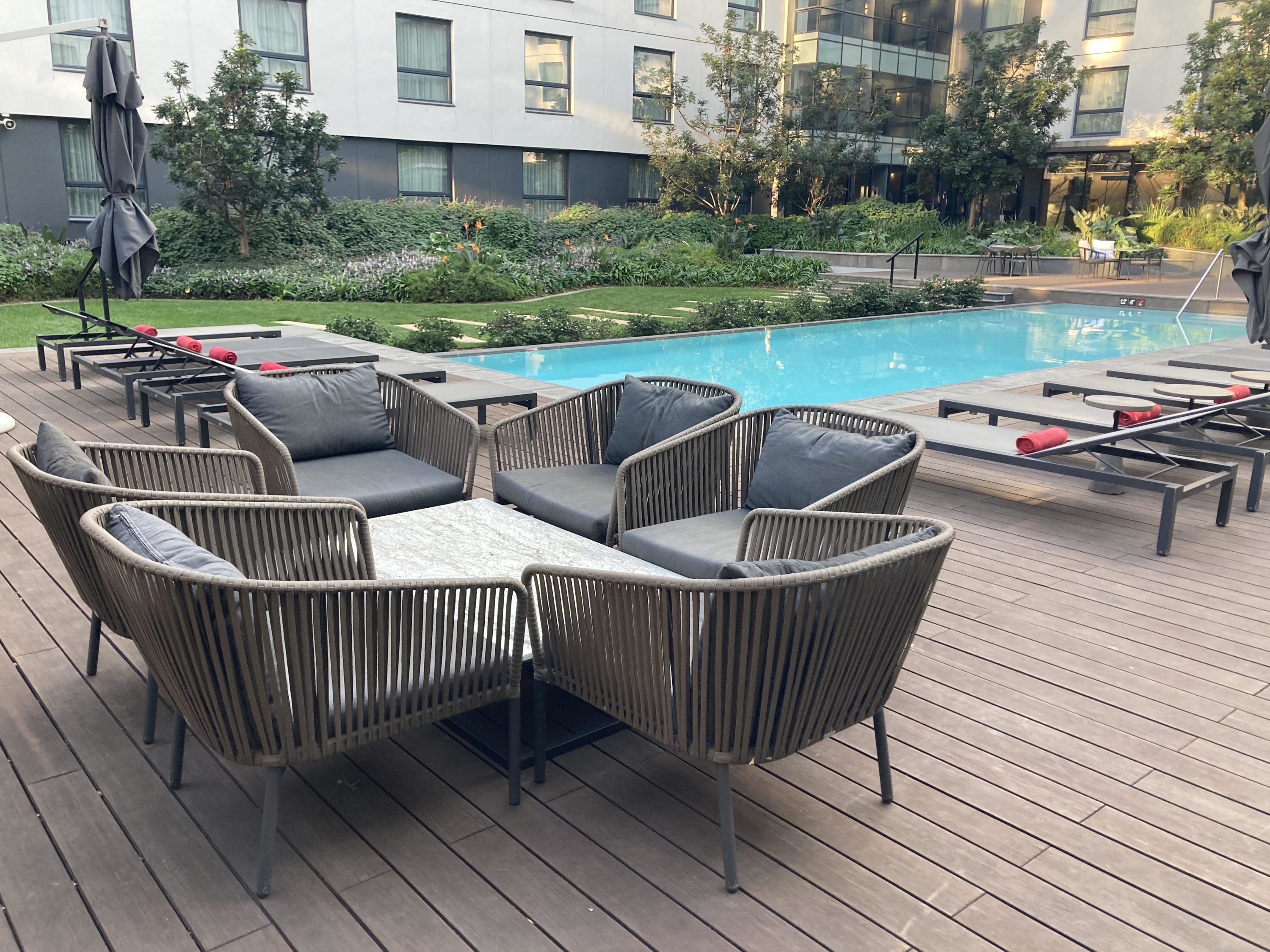 Johannesburg Marriott Hotel Melrose Arch pool seating